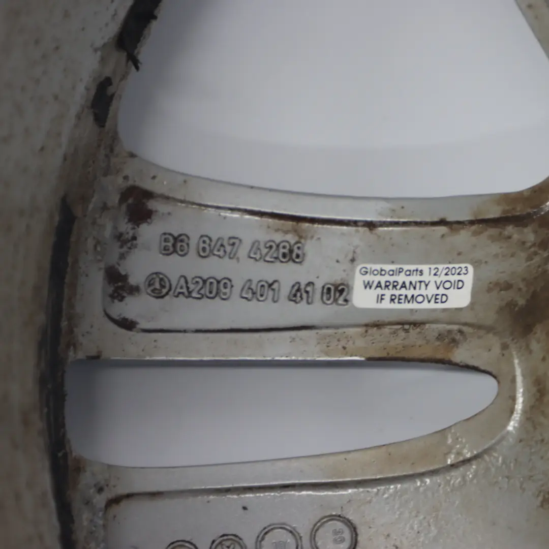 Jante Alliage Argentée Double Rayon 17" 7.5J ET:36 pour Mercedes C209 à propos du numéro de pièce A2094014102 Mercedes C209 Jante Alliage Argentée Double Rayon 17" 7.5J ET:36 - SKU A2094014102 - Numéro de pièce A2094014102