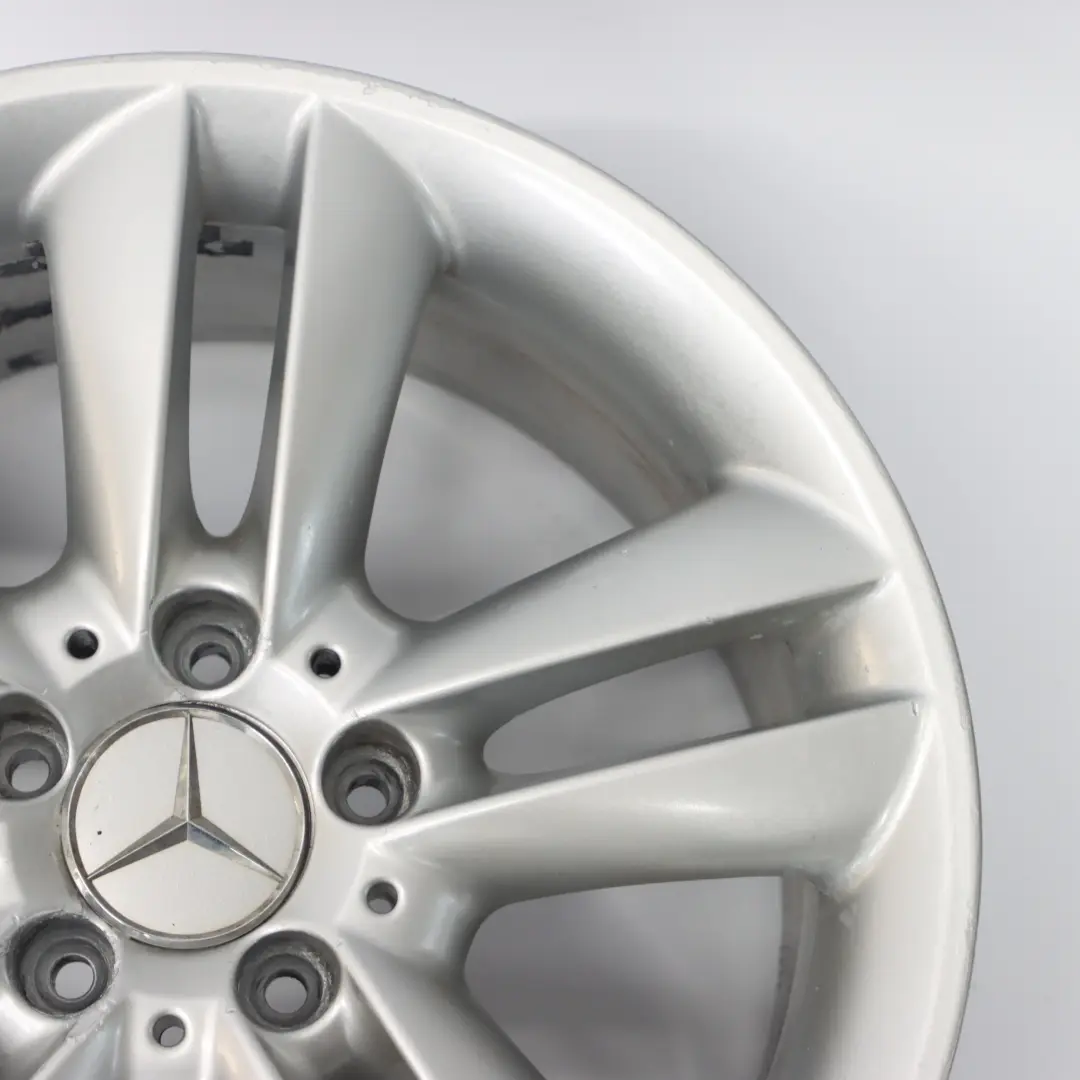 Silberne Leicht metall felge 17" 8.5J ET:30 für Mercedes C209 mit Teilenummer A2094014302 Mercedes C209 Silberne Leicht metall felge 17" 8.5J ET:30 - SKU A2094014302 - Teilenummer A2094014302