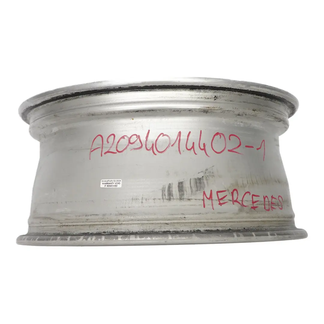 Jante Alliage Argentée Double Rayon 17" 7.5J ET:36 pour Mercedes C209 à propos du numéro de pièce A2094014402 Mercedes C209 Jante Alliage Argentée Double Rayon 17" 7.5J ET:36 - SKU A2094014402-1 - Numéro de pièce A2094014402