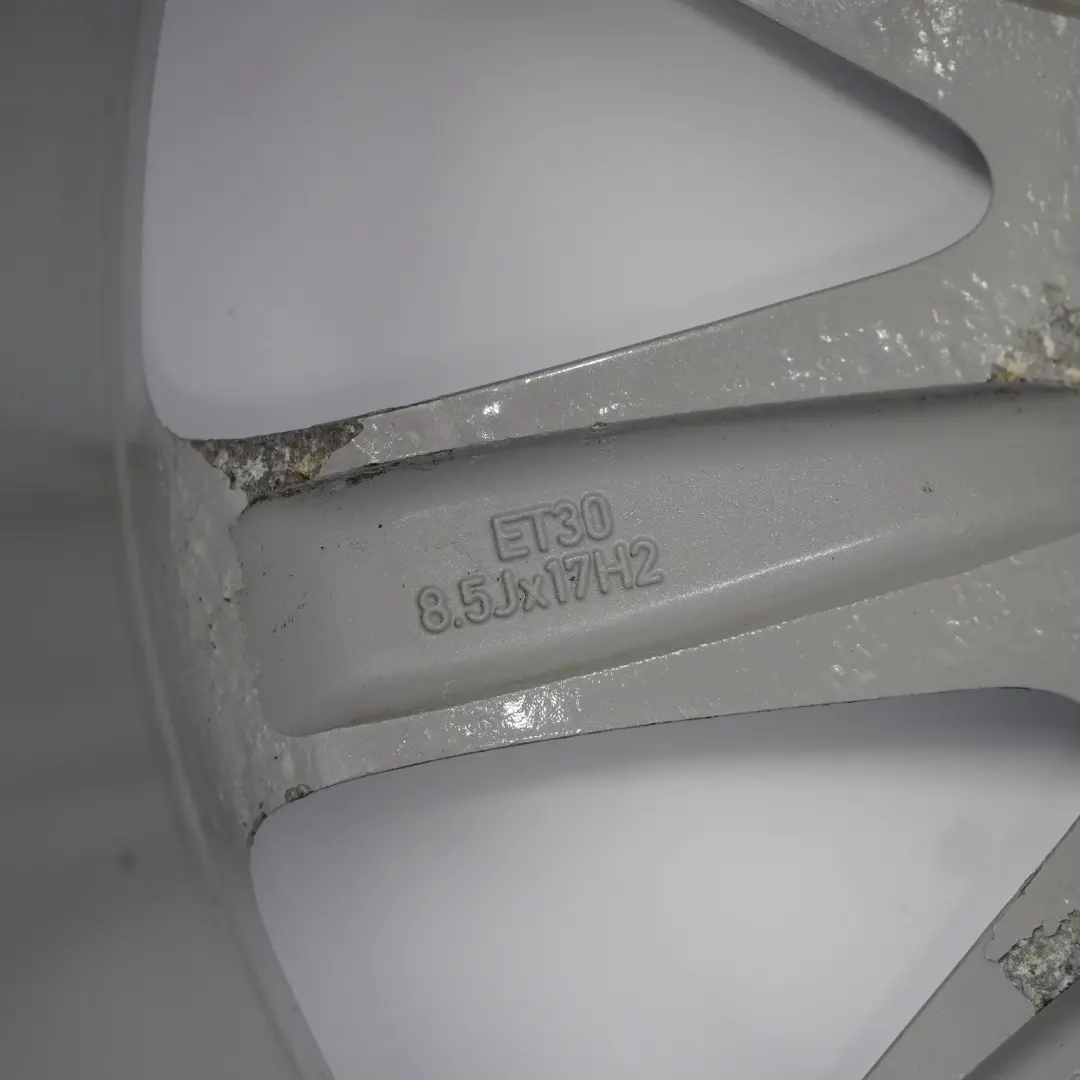 llanta trasera aleación plata 17 "8.5J ET:30 para Mercedes CLK W209 C209 con número de pieza A2094014502 Mercedes CLK W209 C209 llanta trasera aleación plata 17 "8.5J ET:30 - SKU A2094014502-2 - Número de pieza A2094014502