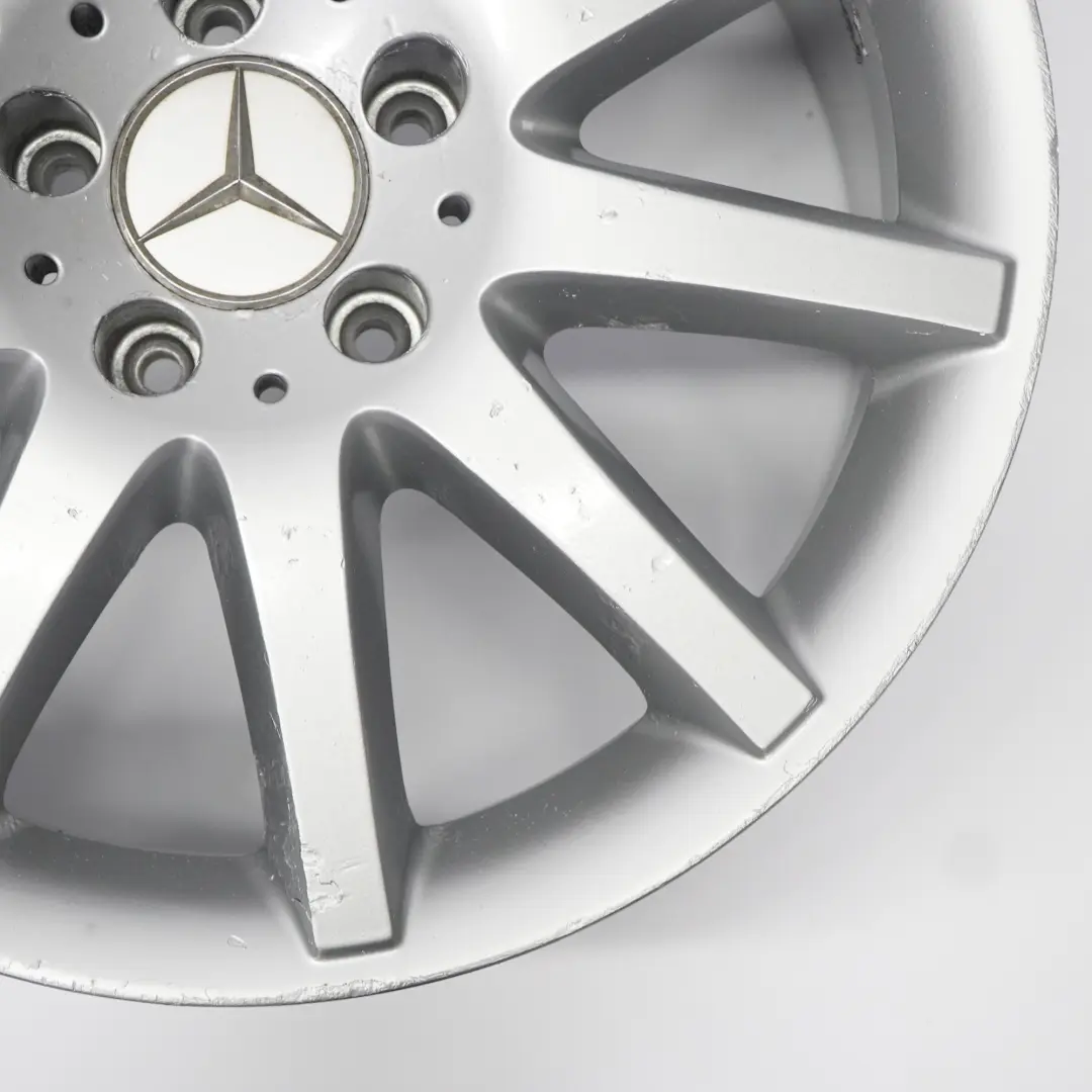 Jante arrière alliage argenté 17" 8.5J ET:30 pour Mercedes CLK W209 C209 à propos du numéro de pièce A2094014502 Mercedes CLK W209 C209 Jante arrière alliage argenté 17" 8.5J ET:30 - SKU A2094014502-2 - Numéro de pièce A2094014502