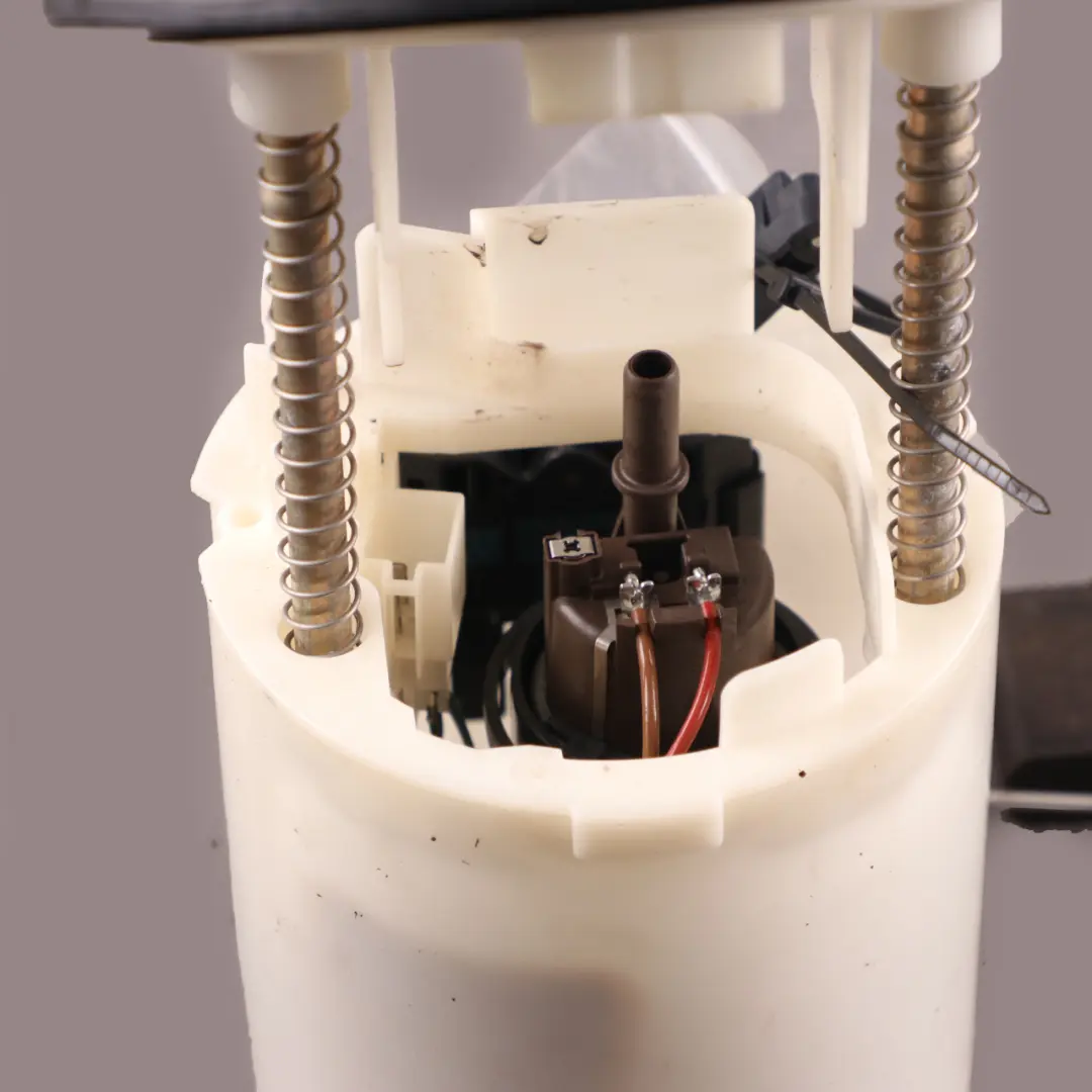 Pump Mercedes W203 C209 M272 Delivery Sensor Sender Unit to Fuel with Part number A2094700294 Fuel Pump Mercedes W203 C209 M272 Delivery Sensor Sender Unit - SKU A2094700294 - Part number A2094700294