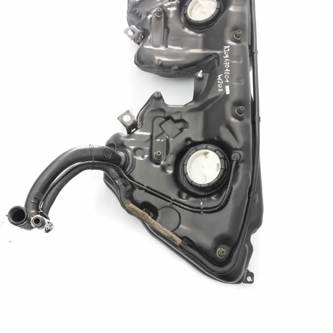 Depósito de combustible Mercedes W203 C209 Kompressor Gasolina Depósito 62L para con número de pieza A2094700601 Depósito de combustible Mercedes W203 C209 Kompressor Gasolina Depósito 62L - SKU A2094700601 - Número de pieza A2094700601