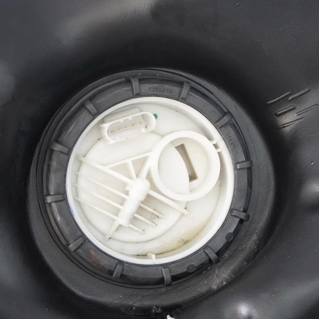 Mercedes W203 C209 Kompressor Kompletter Kraftstofftank Benzin 62L - SKU A2094700601 - Teilenummer A2094700601