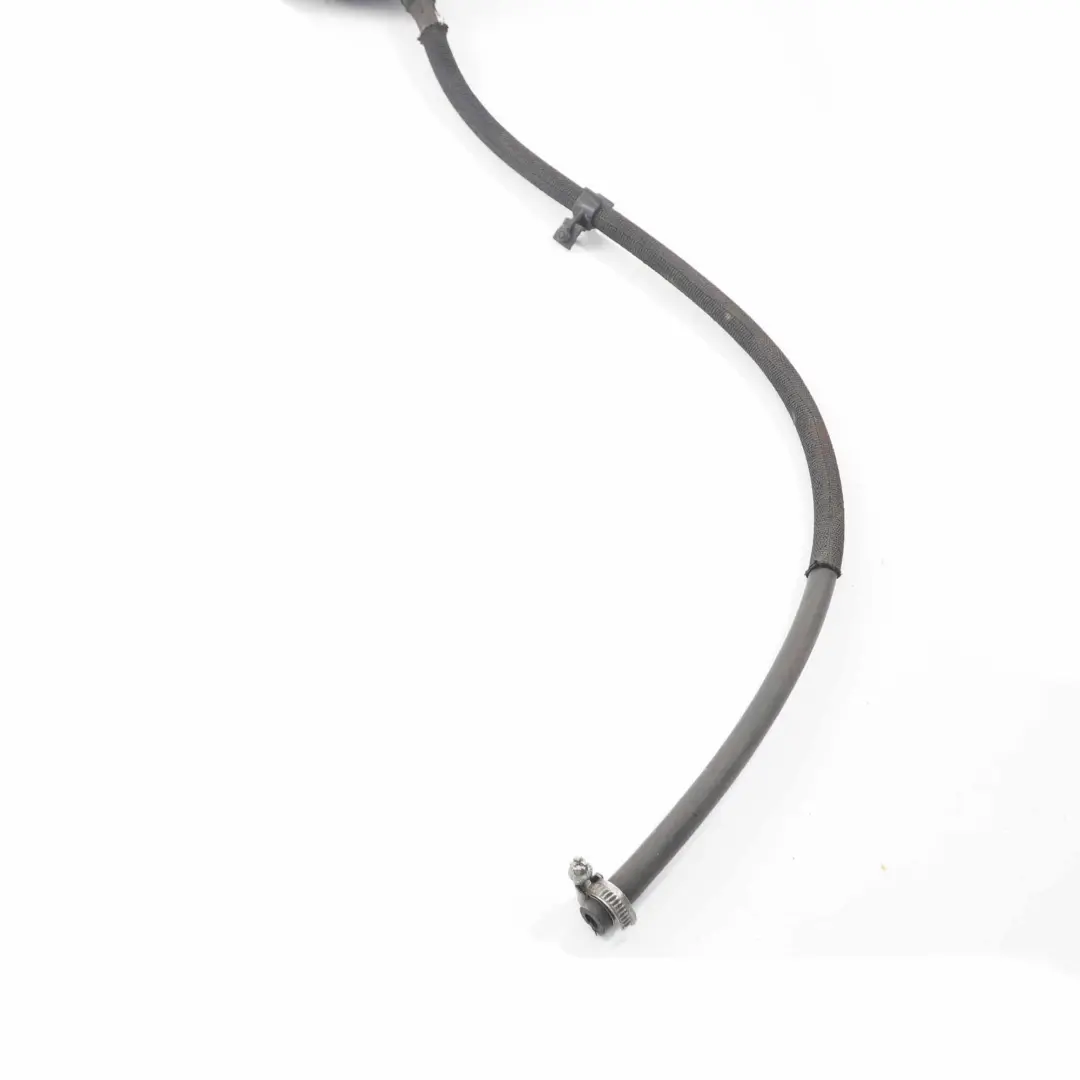 Tuyau d'eau Mercedes W203 C209 M113 Conduite liquide radiateur pour à propos du numéro de pièce A2095010682 Tuyau d'eau Mercedes W203 C209 M113 Conduite liquide radiateur - SKU A2095010682 - Numéro de pièce A2095010682