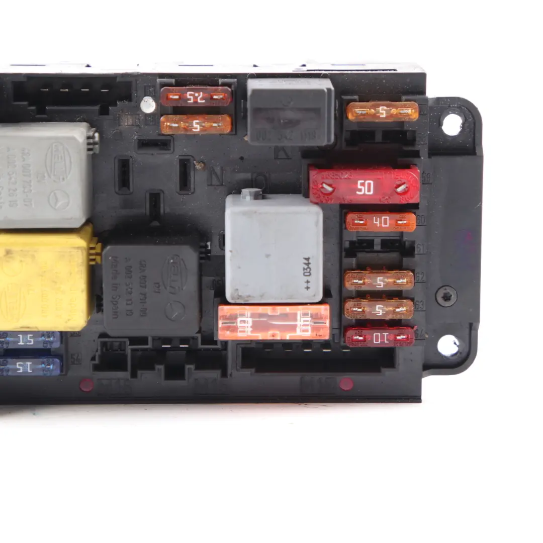 Sicherungs Kasten Mercedes W203 W209 Front Relais Steuer Modul SAM für mit Teilenummer A2095451101 Sicherungs Kasten Mercedes W203 W209 Front Relais Steuer Modul SAM - SKU A2095451101 - Teilenummer A2095451101