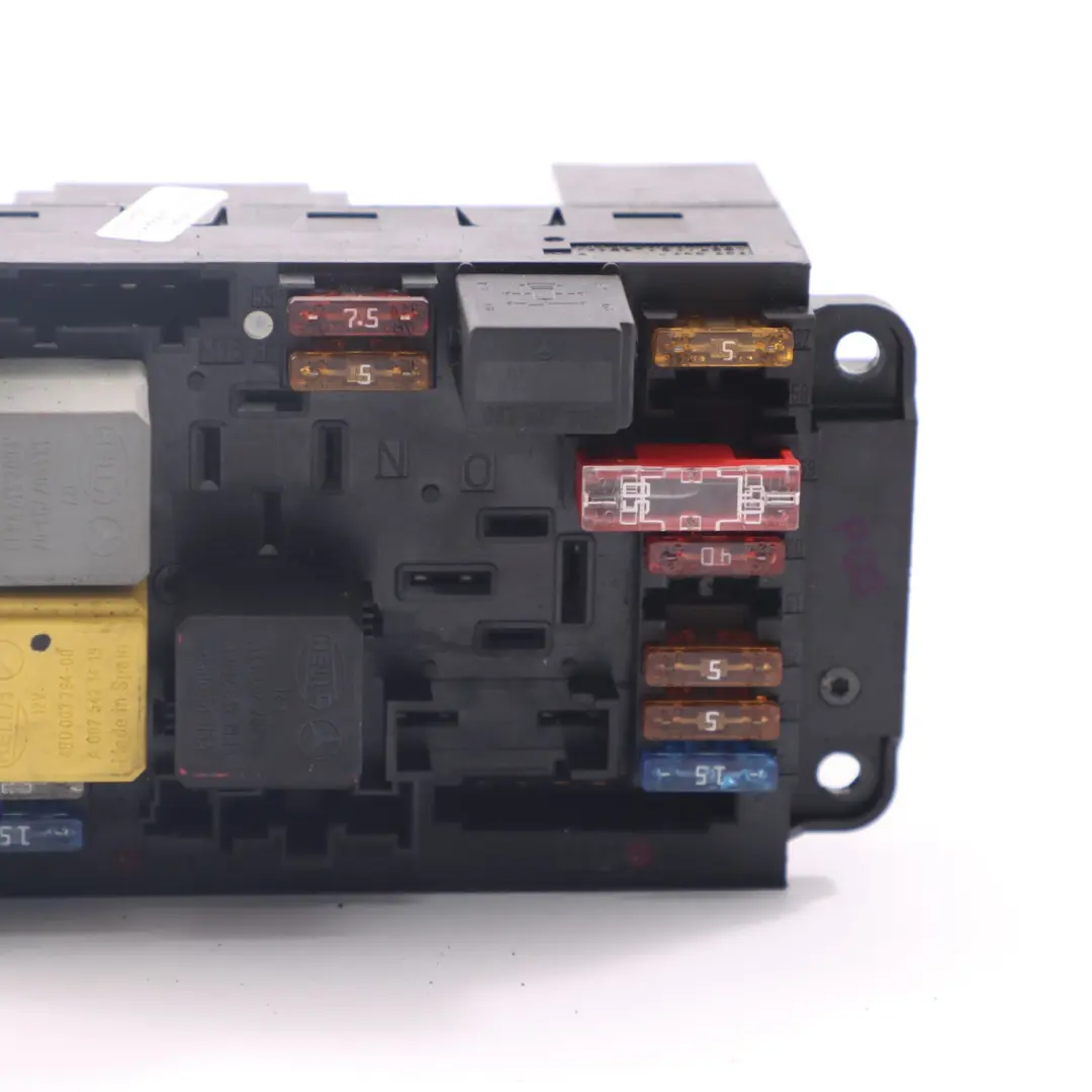 Fuse Box Relay SAM Module Control Unit to Mercedes CLK C209 with Part number A2095452001 Mercedes CLK C209 Fuse Box Relay SAM Module Control Unit - SKU A2095452001 - Part number A2095452001