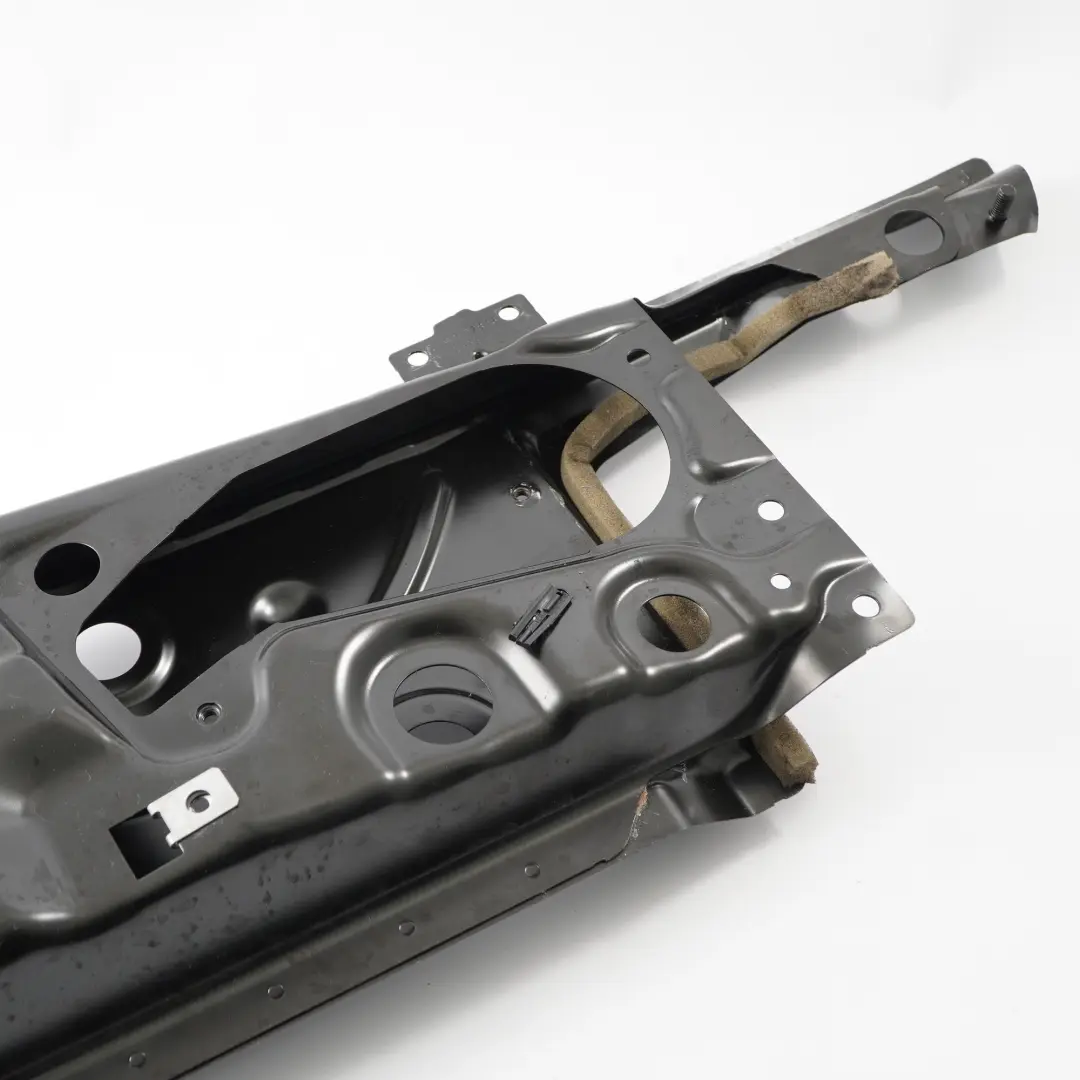 Supporto rinforzo posteriore sinistro per Mercedes CLK A209 Cabrio con numero di parte A2096391743 Mercedes CLK A209 Cabrio Supporto rinforzo posteriore sinistro - SKU A2096391743 - Numero di parte A2096391743