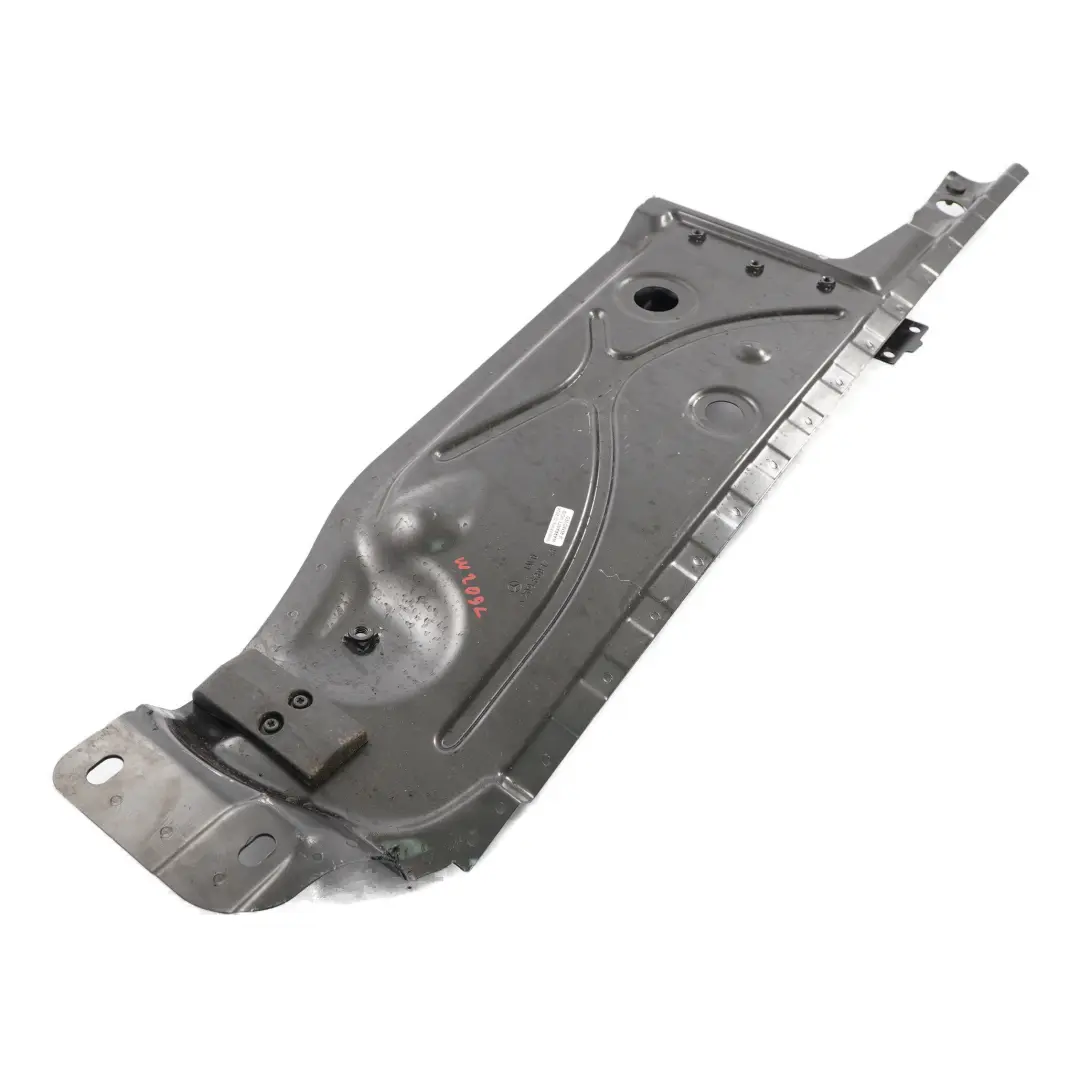 Supporto rinforzo posteriore sinistro per Mercedes CLK A209 Cabrio con numero di parte A2096391743 Mercedes CLK A209 Cabrio Supporto rinforzo posteriore sinistro - SKU A2096391743 - Numero di parte A2096391743