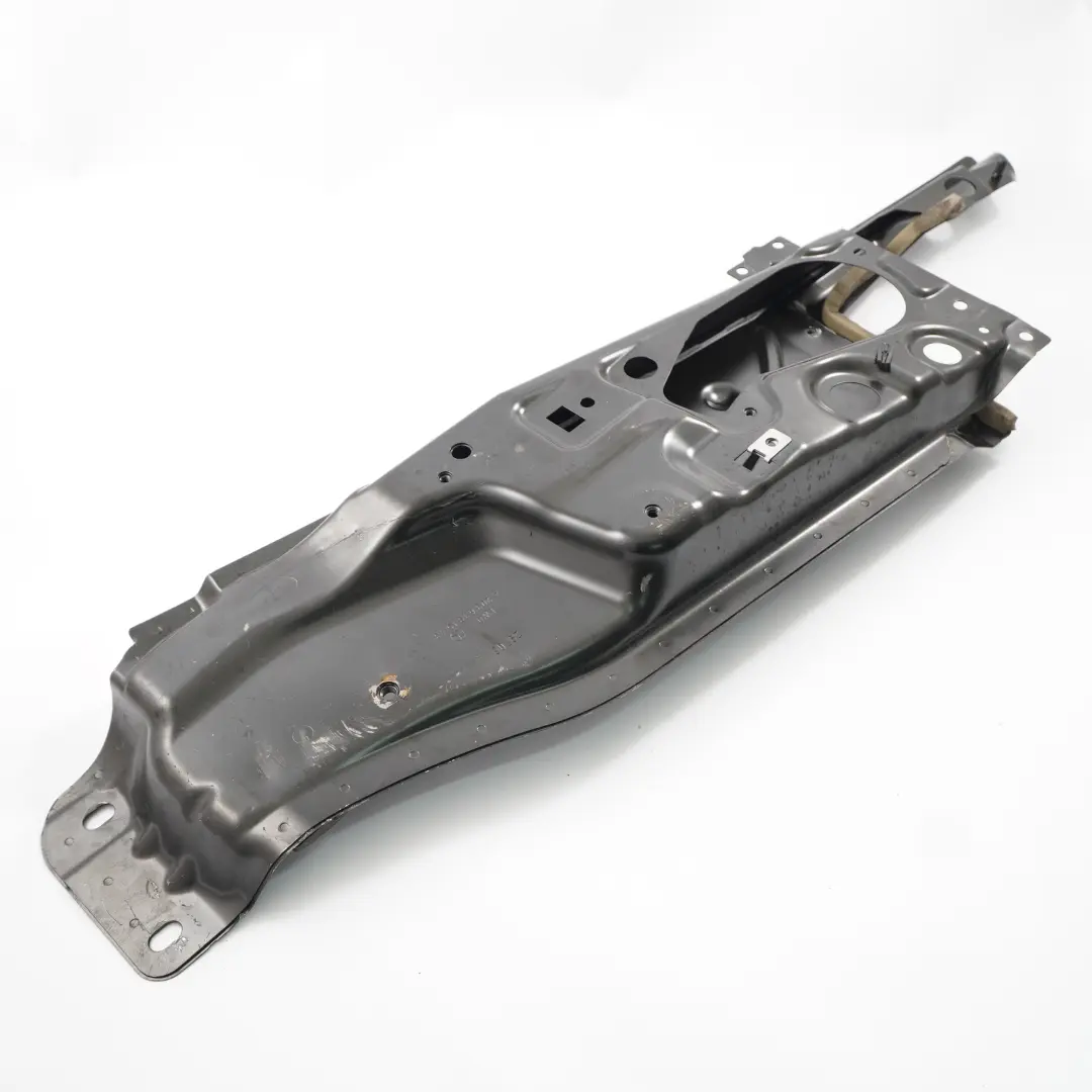 Osłona Mocowanie Błotnika Lewy Tył do Mercedes CLK A209 o numerze A2096391743 Mercedes CLK A209 Osłona Mocowanie Błotnika Lewy Tył - SKU A2096391743 - Numer Części A2096391743