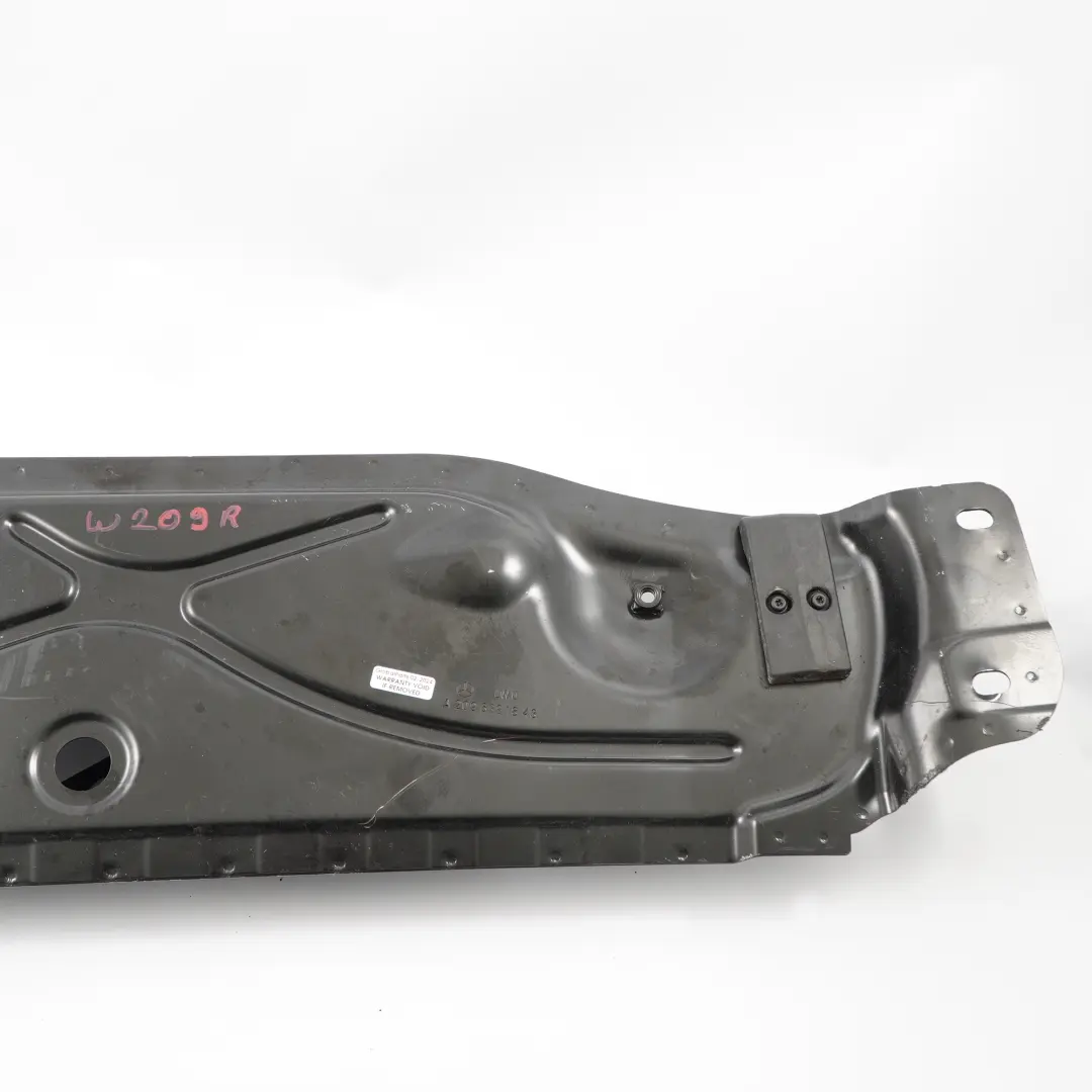 hinten rechts Verstärkungshalterung für Mercedes CLK A209 Cabrio mit Teilenummer A2096391843 Mercedes CLK A209 Cabrio hinten rechts Verstärkungshalterung - SKU A2096391843 - Teilenummer A2096391843