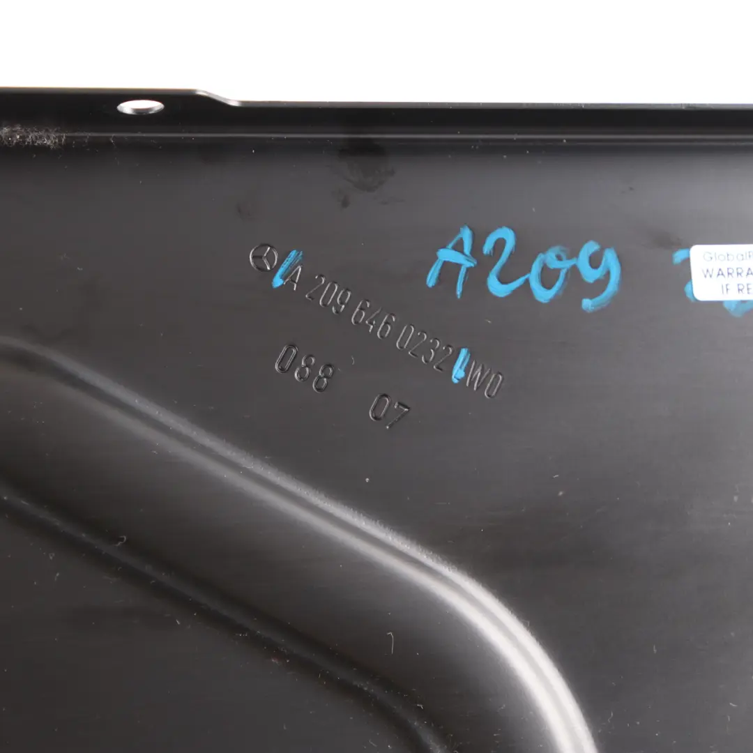 Coperchio bagagliaio Staffa montaggio pannello per Mercedes W209 Cabrio con numero di parte A2096460232 Mercedes W209 Cabrio Coperchio bagagliaio Staffa montaggio pannello - SKU A2096460232 - Numero di parte A2096460232