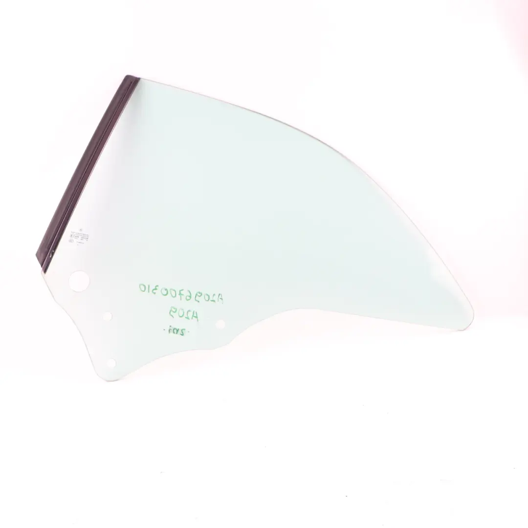 Ventana descapotable Cuarto cristal trasero izquierdo para Mercedes W209 con número de pieza A2096700310 Mercedes W209 Ventana descapotable Cuarto cristal trasero izquierdo - SKU A2096700310 - Número de pieza A2096700310