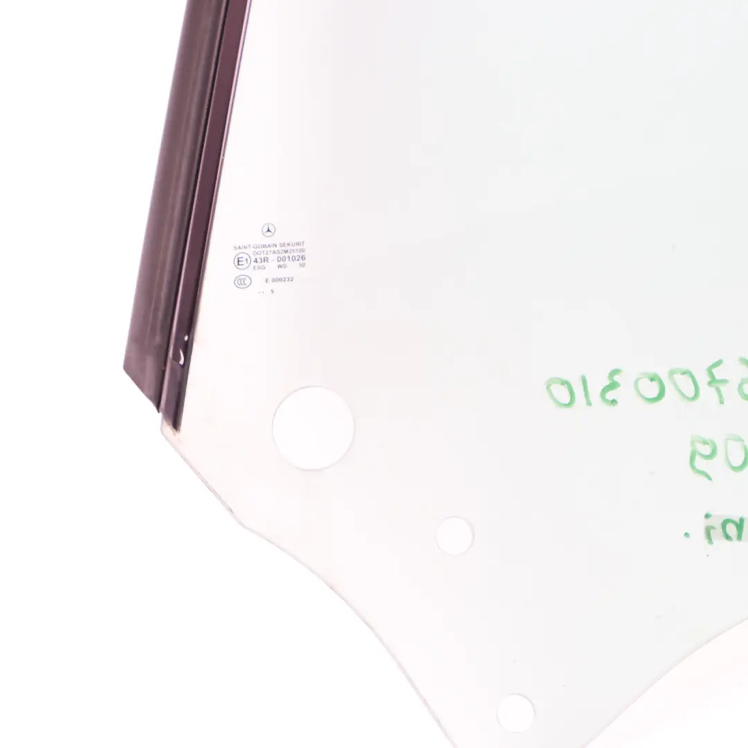 Fensterscheibe hinten links AS2 für Mercedes W209 Cabrio mit Teilenummer A2096700310 Mercedes W209 Cabrio Fensterscheibe hinten links AS2 - SKU A2096700310 - Teilenummer A2096700310