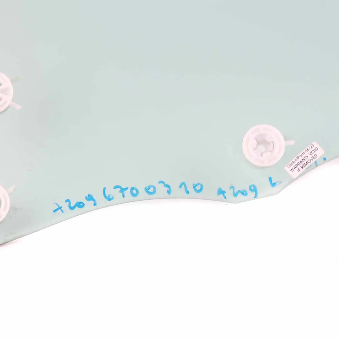 Vetro finestrino convertibile Vetro posteriore destro per Mercedes W209 con numero di parte A2096700410 Mercedes W209 Vetro finestrino convertibile Vetro posteriore destro - SKU A2096700410 - Numero di parte A2096700410