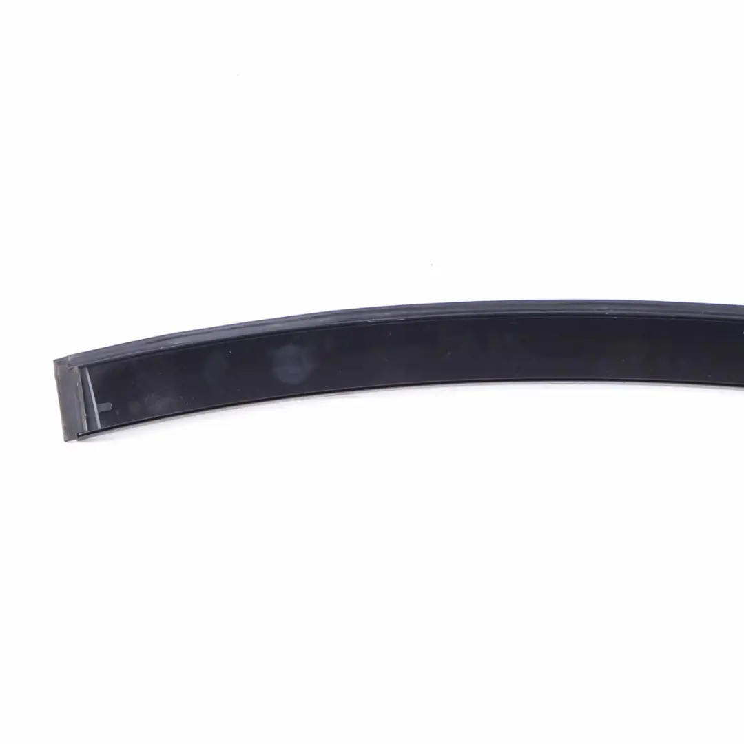 Mercedes A209 Panneau de garniture pare-brise Bande supérieure de pare-brise - SKU A2096700722 - Numéro de pièce A2096700722