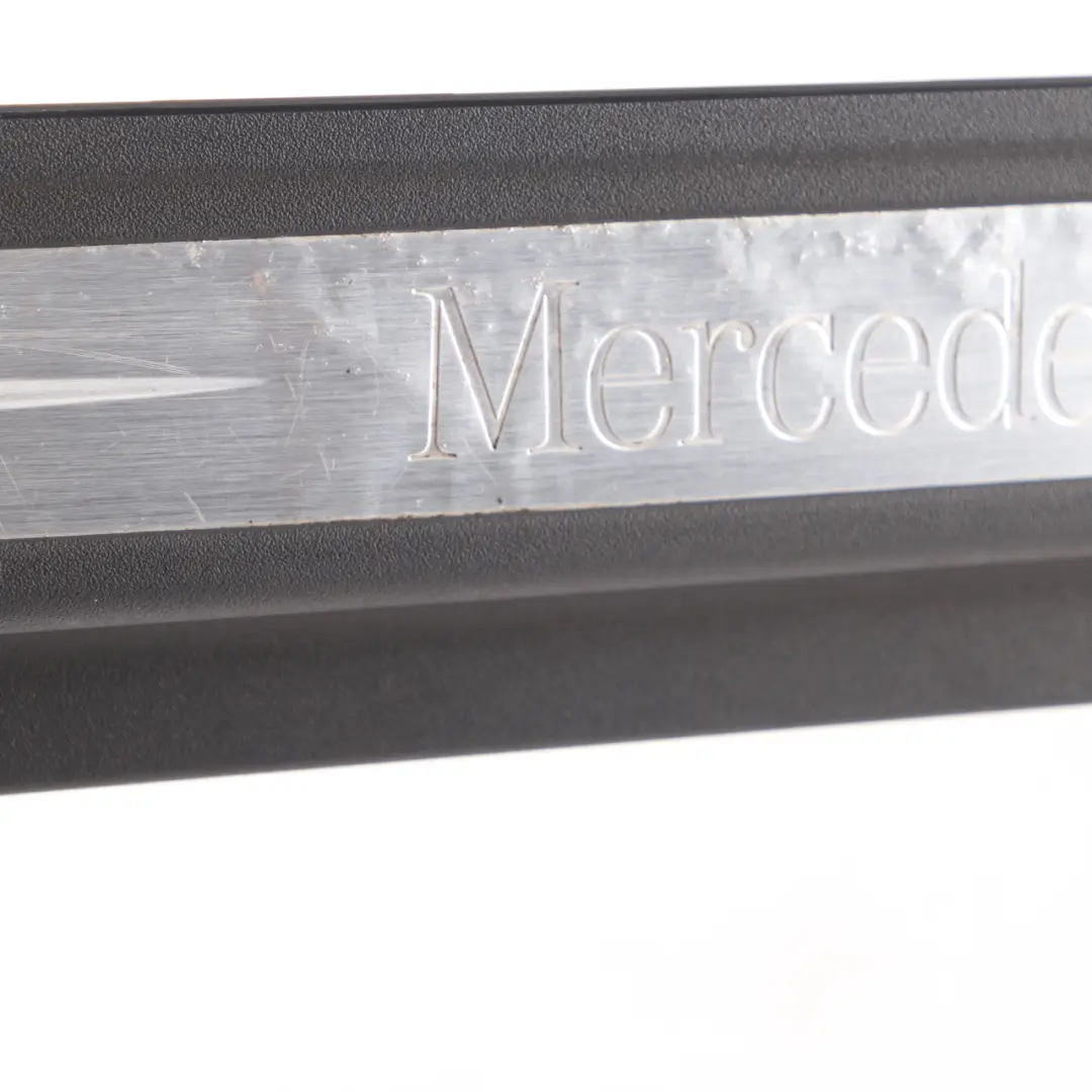 Mercedes CLK C209 W209 Plaque de seuil avant gauche Couvre-plaque - SKU A2096800135 - Numéro de pièce A2096800135
