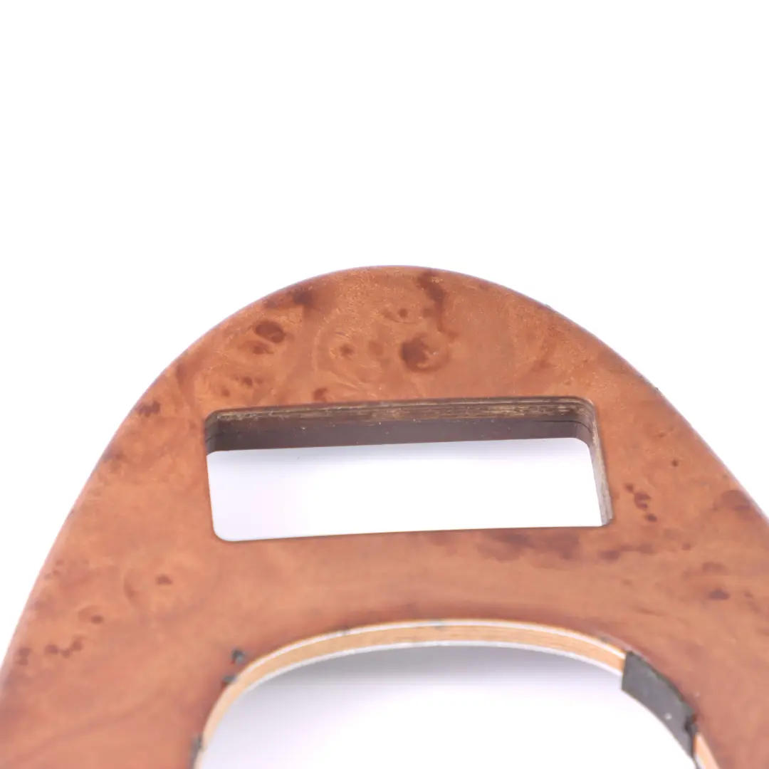 Embellecedor Consola Central Madera Raíz Nogal para Mercedes A209 con número de pieza A2096800382 Mercedes A209 Embellecedor Consola Central Madera Raíz Nogal - SKU A2096800382 - Número de pieza A2096800382