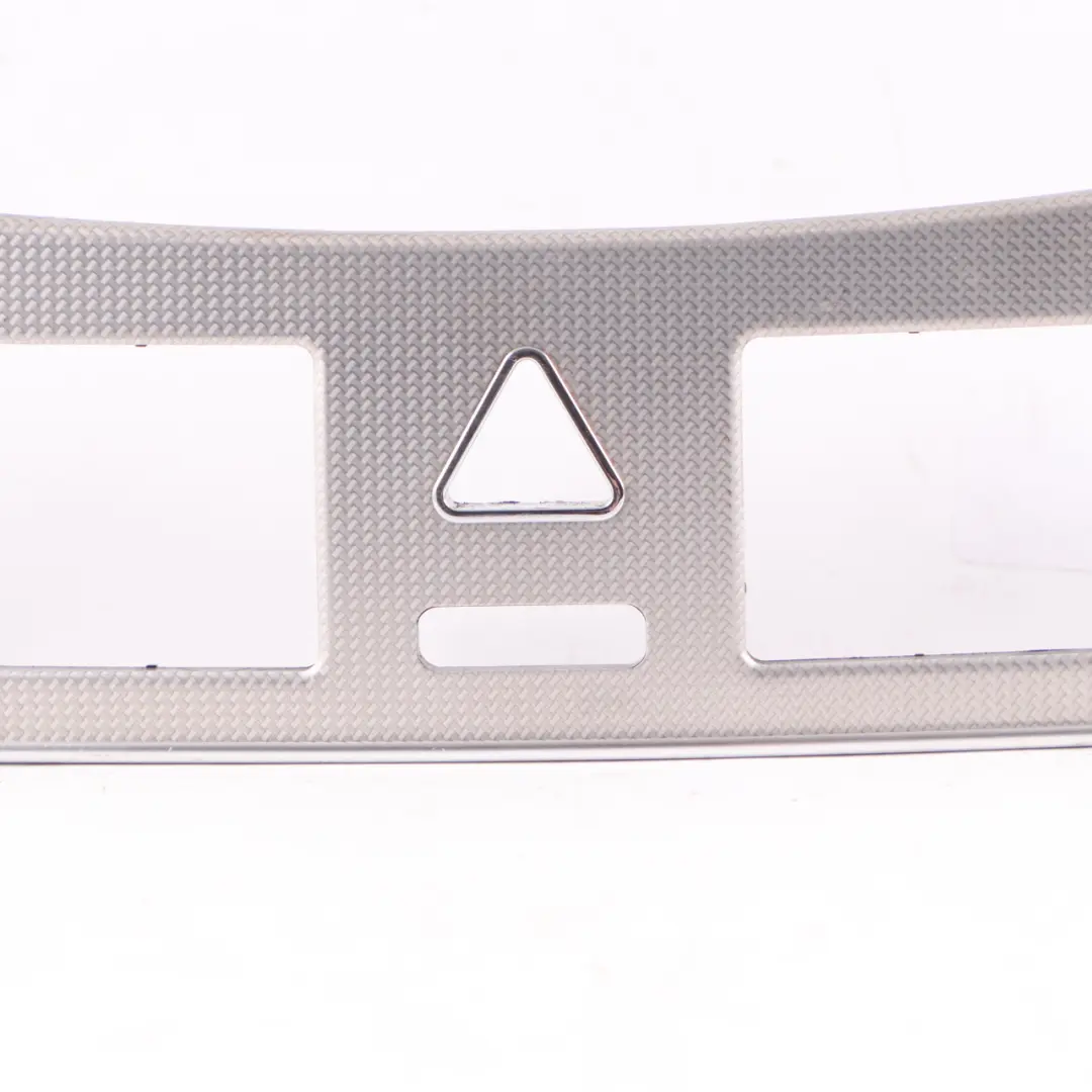 Mittelkonsole Hazard Schalter Frame Abdeckung Alu für Mercedes CLK C209 mit Teilenummer A2096802707 Mercedes CLK C209 Mittelkonsole Hazard Schalter Frame Abdeckung Alu - SKU A2096802707 - Teilenummer A2096802707