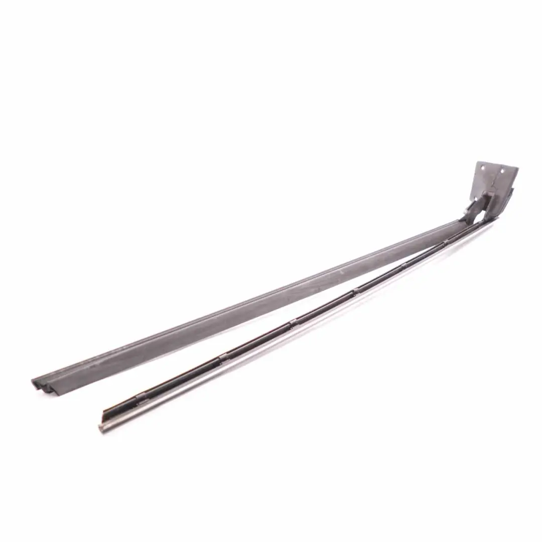 CLK-Class C209 Anteriore destro Finestrino Striscia di rivestimento per Mercedes con numero di parte A2096900280 Mercedes CLK-Class C209 Anteriore destro Finestrino Striscia di rivestimento - SKU A2096900280 - Numero di parte A2096900280