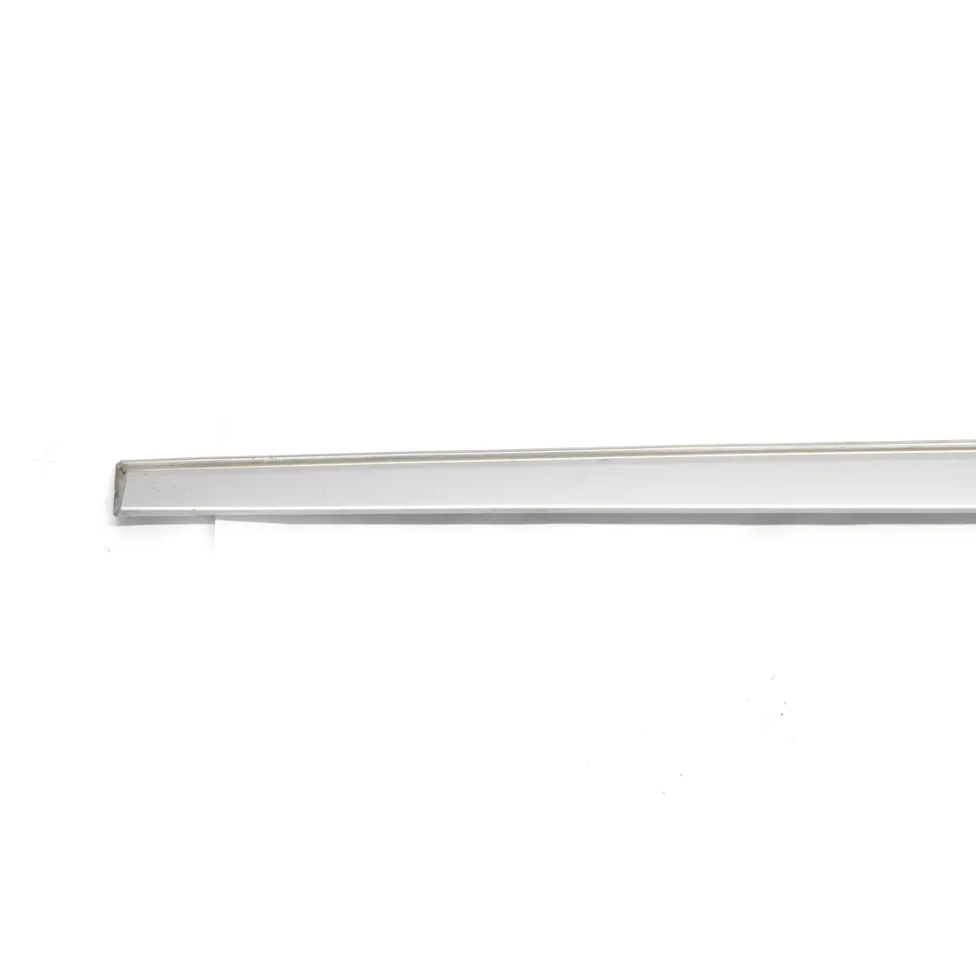 Mercedes C209 Moulure porte avant gauche Trim Iridium Argent 775 - SKU A2096901182-IRS - Numéro de pièce A2096901182