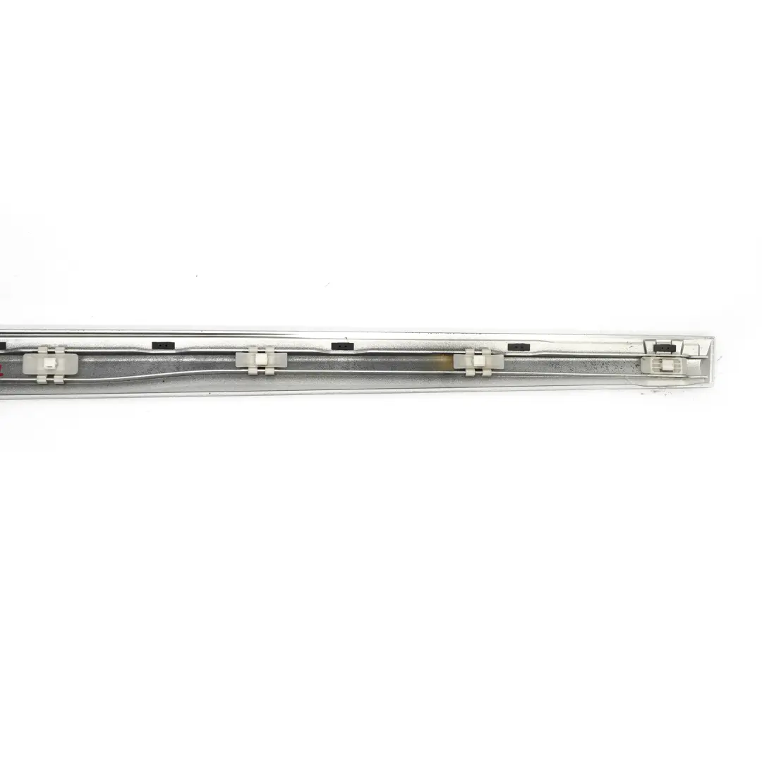 Mercedes C209 Moulure porte avant gauche Trim Iridium Argent 775 - SKU A2096901182-IRS - Numéro de pièce A2096901182