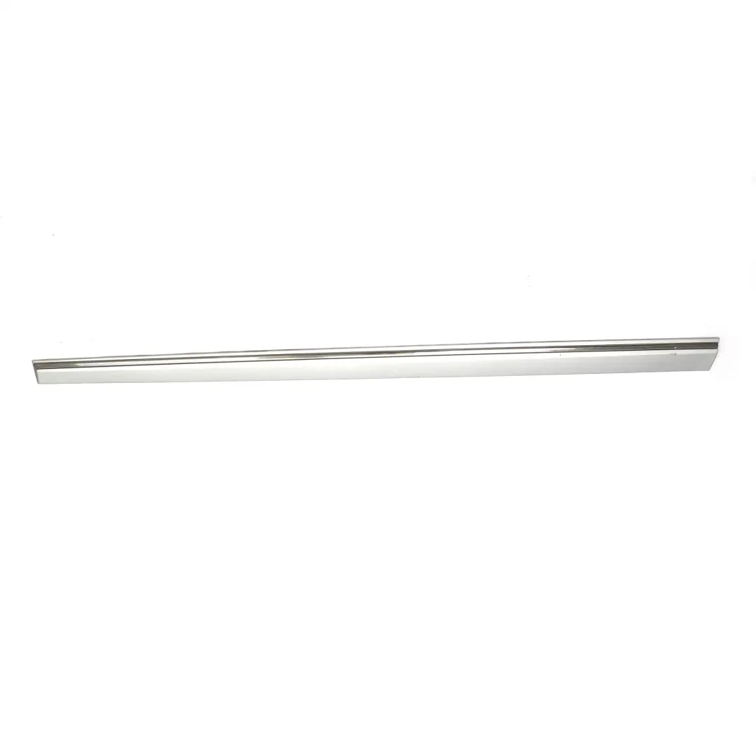 Moulure Porte Avant Gauche Trim Iridium Silver - 775 pour Mercedes C209 à propos du numéro de pièce A2096901182 Mercedes C209 Moulure Porte Avant Gauche Trim Iridium Silver - 775 - SKU A2096901182-IRS - Numéro de pièce A2096901182