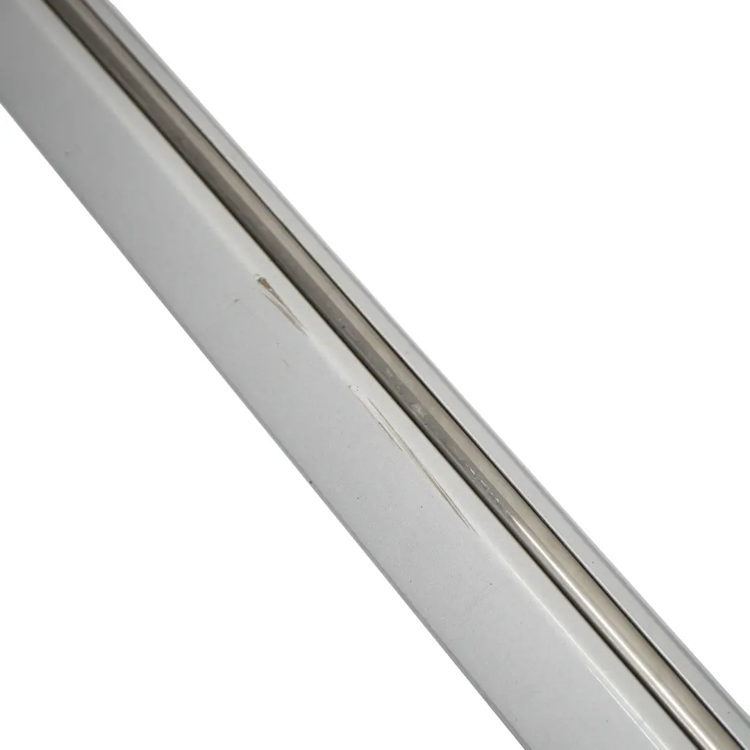 Moulure avant gauche Tellurium Silver 762 pour Mercedes CLK W209 à propos du numéro de pièce A2096901182 Mercedes CLK W209 Moulure avant gauche Tellurium Silver 762 - SKU A2096901182-TES1 - Numéro de pièce A2096901182