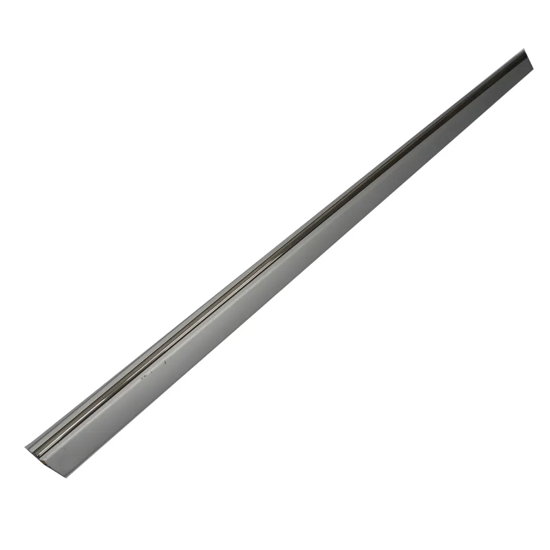 Modanatura porta anteriore destra Tellurium Silver per Mercedes C209 con numero di parte A2096901282 Mercedes C209 Modanatura porta anteriore destra Tellurium Silver - SKU A2096901282-TES1 - Numero di parte A2096901282