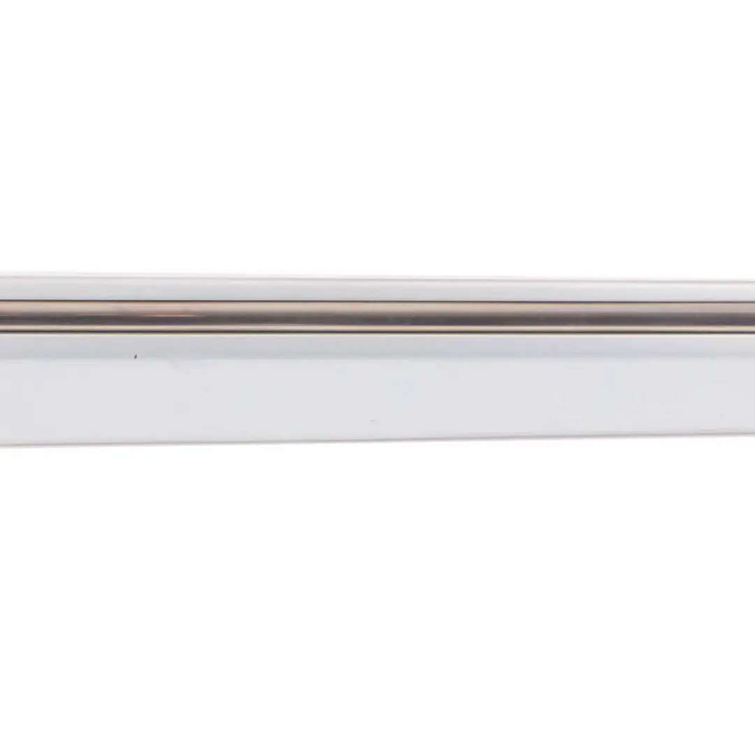 Mercedes C209 Moulure De Porte Avant Droite Tellurium Silver - SKU A2096901282-TES - Numéro de pièce A2096901282