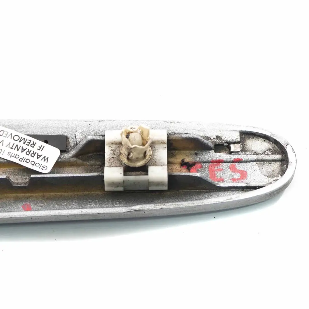 Modanatura anteriore sinistra Tellurium Silver 762 per Mercedes CLK W209 con numero di parte A2096902162 Mercedes CLK W209 Modanatura anteriore sinistra Tellurium Silver 762 - SKU A2096902162-TES - Numero di parte A2096902162