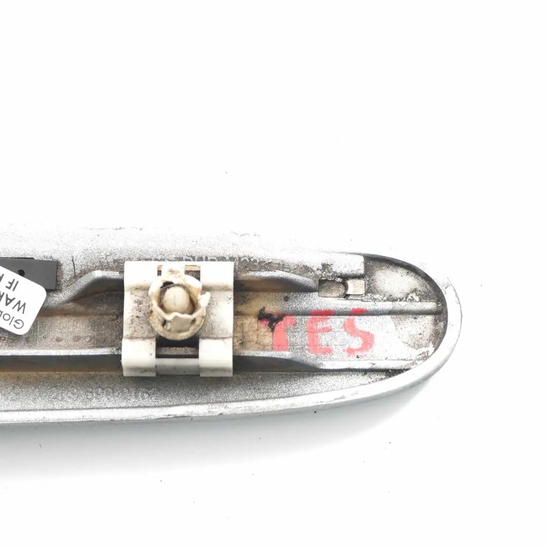 Modanatura anteriore sinistra Tellurium Silver 762 per Mercedes CLK W209 con numero di parte A2096902162 Mercedes CLK W209 Modanatura anteriore sinistra Tellurium Silver 762 - SKU A2096902162-TES - Numero di parte A2096902162