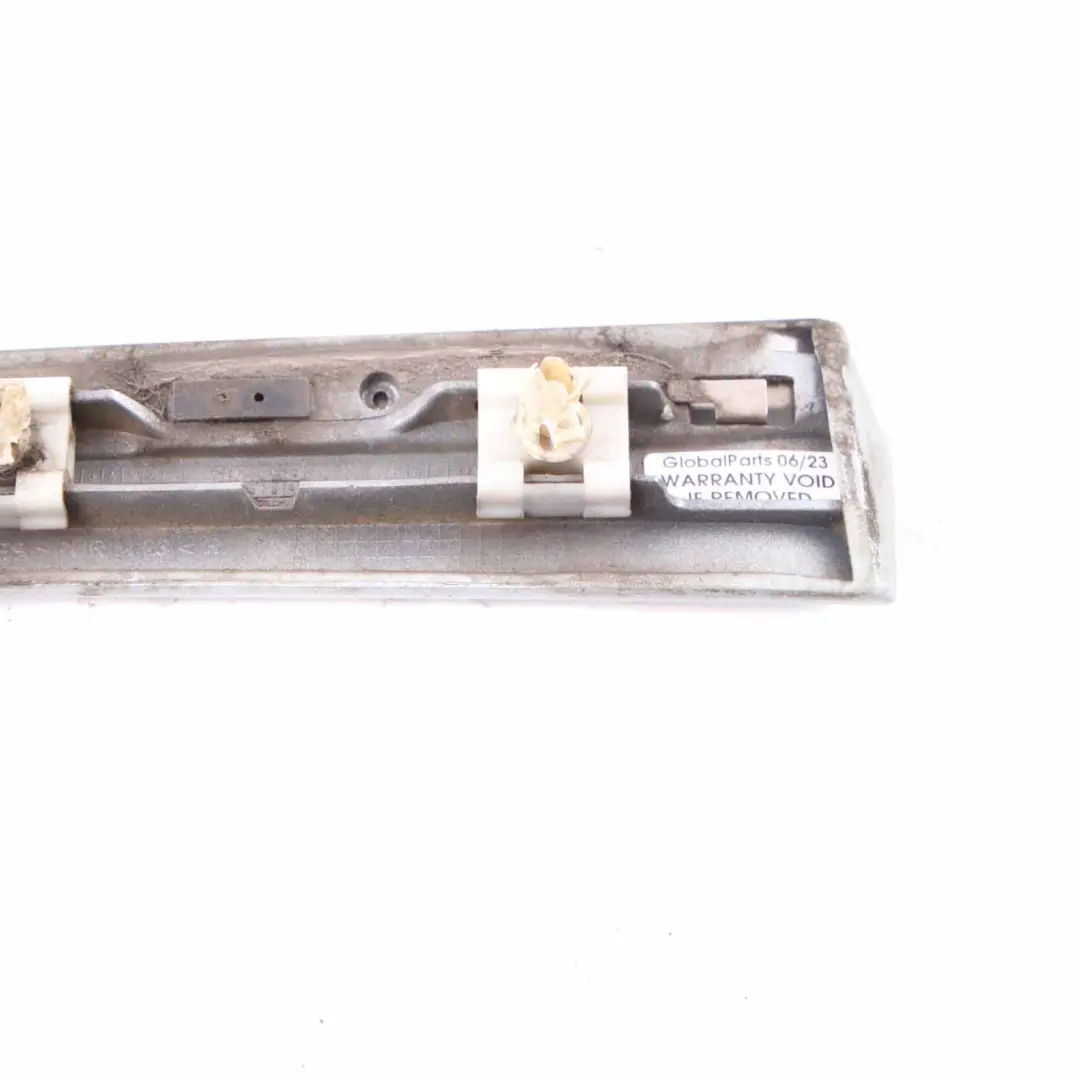 Guardabarros Moldura Delantera Derecha Tellurium Silver - 762 para Mercedes CLK W209 con número de pieza A2096902262 Mercedes CLK W209 Guardabarros Moldura Delantera Derecha Tellurium Silver - 762 - SKU A2096902262-TES - Número de pieza A2096902262