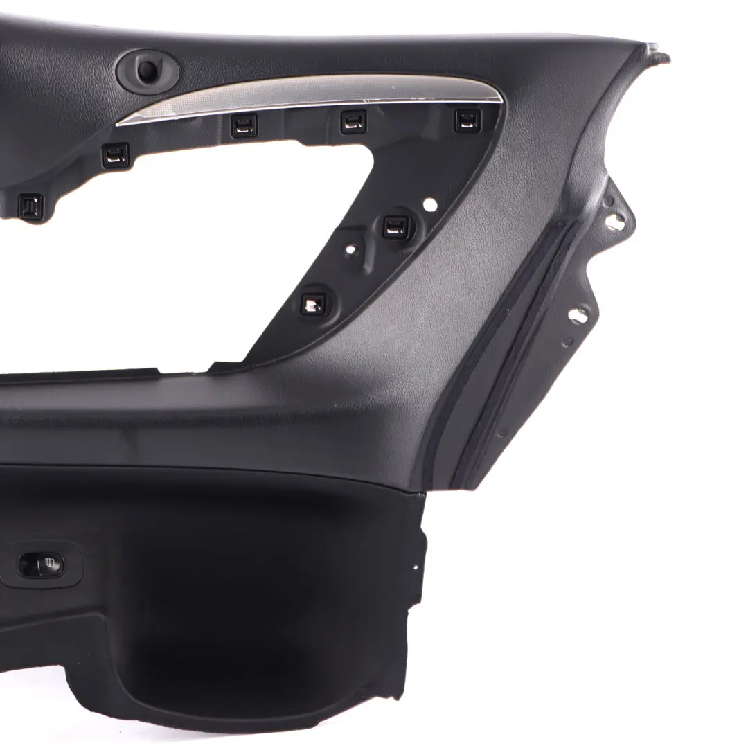 Panneau d'habillage latéral arrière droit Tissu d'habillage pour Mercedes A209 à propos du numéro de pièce A2096902426 Mercedes A209 Panneau d'habillage latéral arrière droit Tissu d'habillage - SKU A2096902426 - Numéro de pièce A2096902426