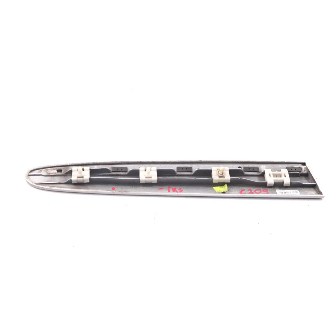 Mercedes C209 Moulure d'habillage custode arrière gauche Argent - SKU A2096902562-IRS - Numéro de pièce A2096902562