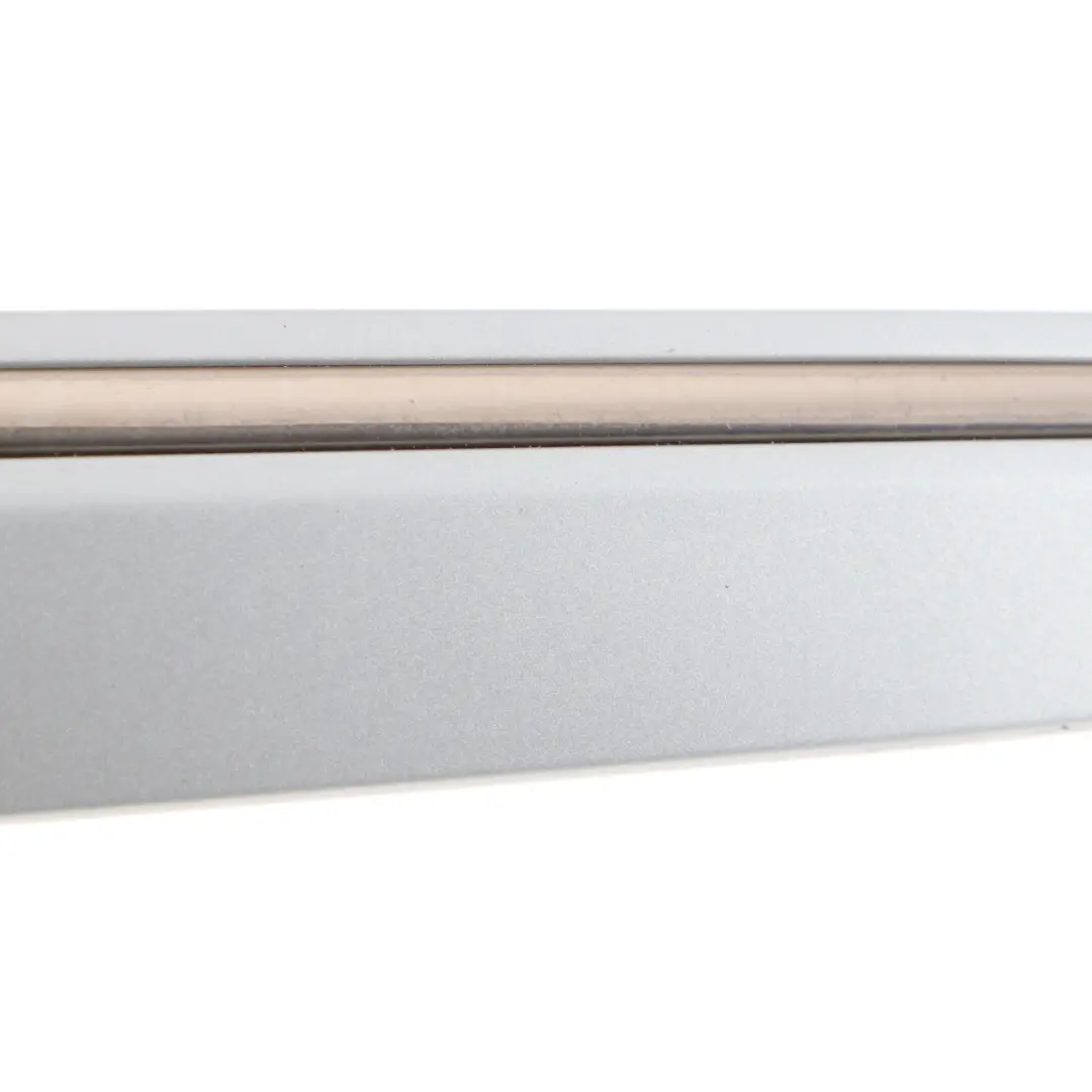 Moulure arrière gauche Cover Tellurium Silver 762 pour Mercedes W209 à propos du numéro de pièce A2096902562 Mercedes W209 Moulure arrière gauche Cover Tellurium Silver 762 - SKU A2096902562-TES - Numéro de pièce A2096902562