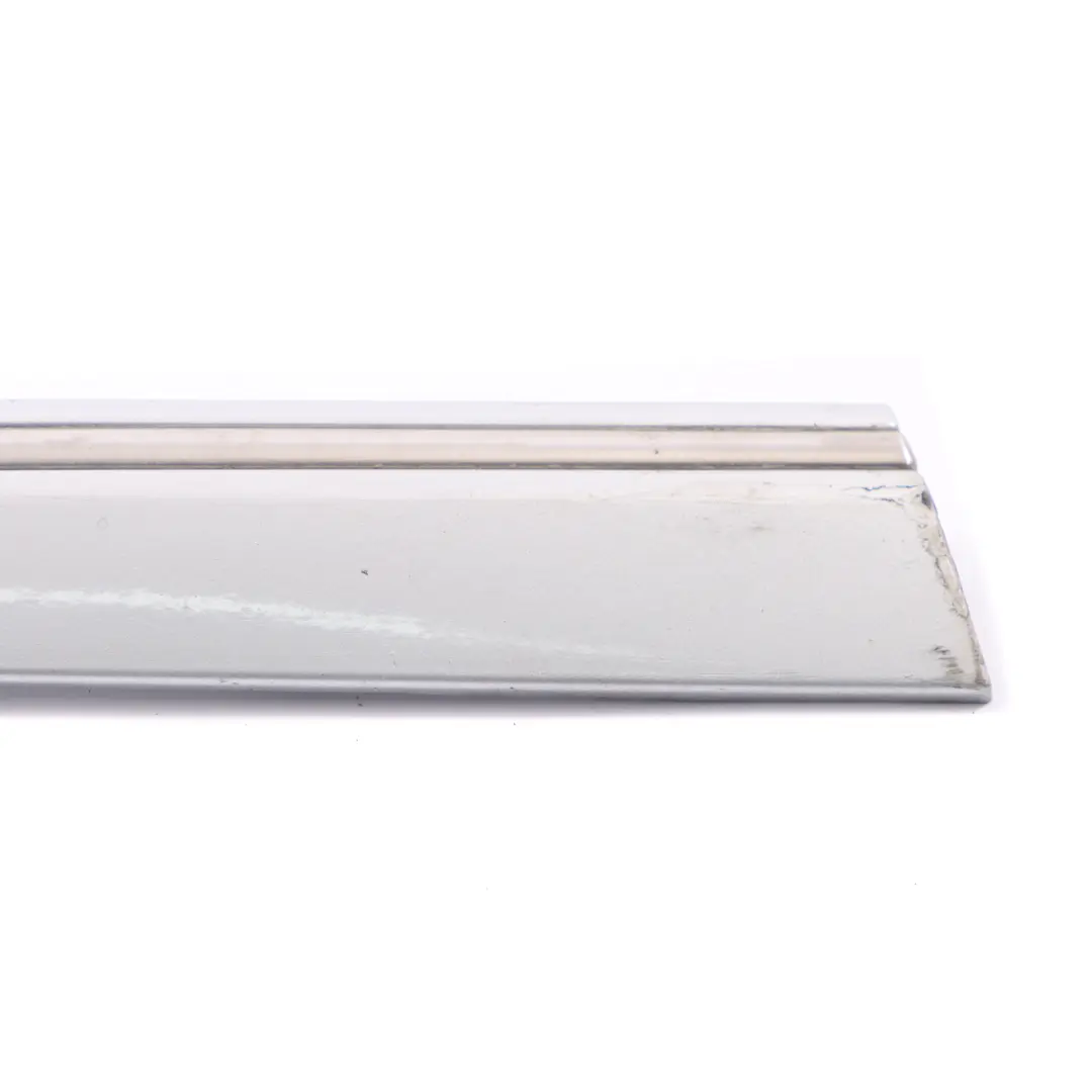 Modanatura Quartiere Posteriore Destro Argento Iridium per Mercedes C209 con numero di parte A2096902662 Mercedes C209 Modanatura Quartiere Posteriore Destro Argento Iridium - SKU A2096902662-IRS - Numero di parte A2096902662