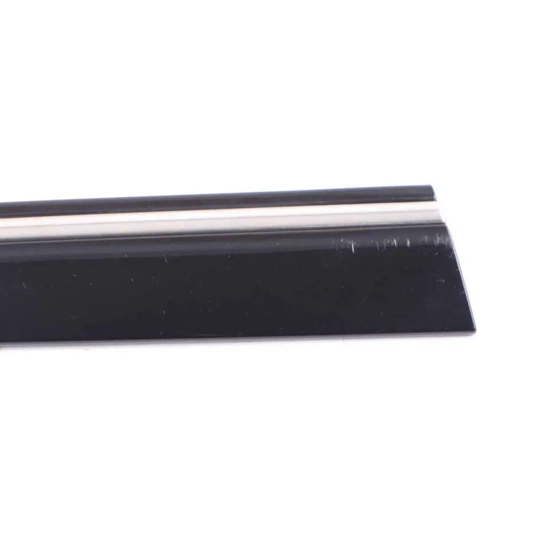 Mercedes C209 Moulure de Quartier Arrière Droite Noir Obsidien - SKU A2096902662-OB - Numéro de pièce A2096902662