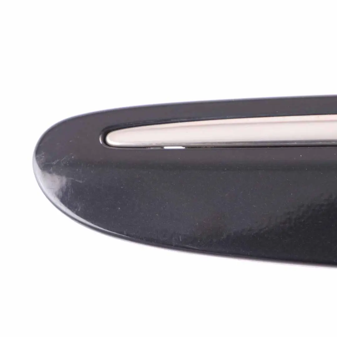 Moulure de Quartier Arrière Droite Noir Obsidien pour Mercedes C209 à propos du numéro de pièce A2096902662 Mercedes C209 Moulure de Quartier Arrière Droite Noir Obsidien - SKU A2096902662-OB - Numéro de pièce A2096902662