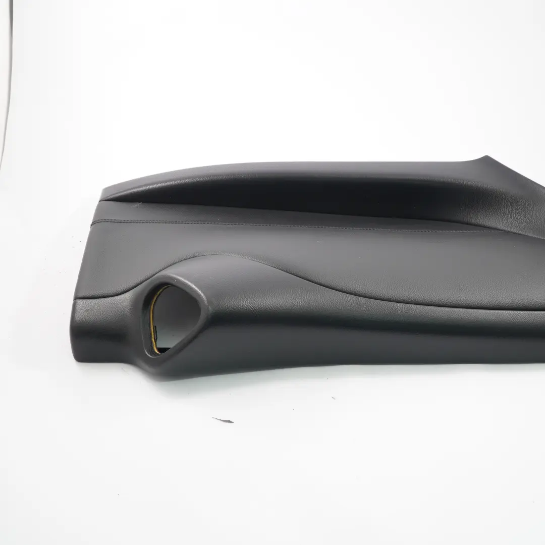 Rivestimento laterale posteriore sinistro Pannello pelle nero per Mercedes CLK C209 con numero di parte A2096902726 Mercedes CLK C209 Rivestimento laterale posteriore sinistro Pannello pelle nero - SKU A2096902726 - Numero di parte A2096902726