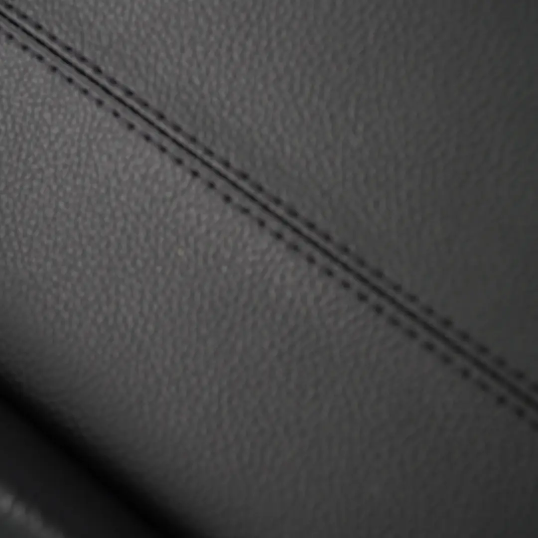Mercedes CLK C209 Panneau de garniture latérale arrière gauche Tissu Cuir Noir - SKU A2096902726 - Numéro de pièce A2096902726