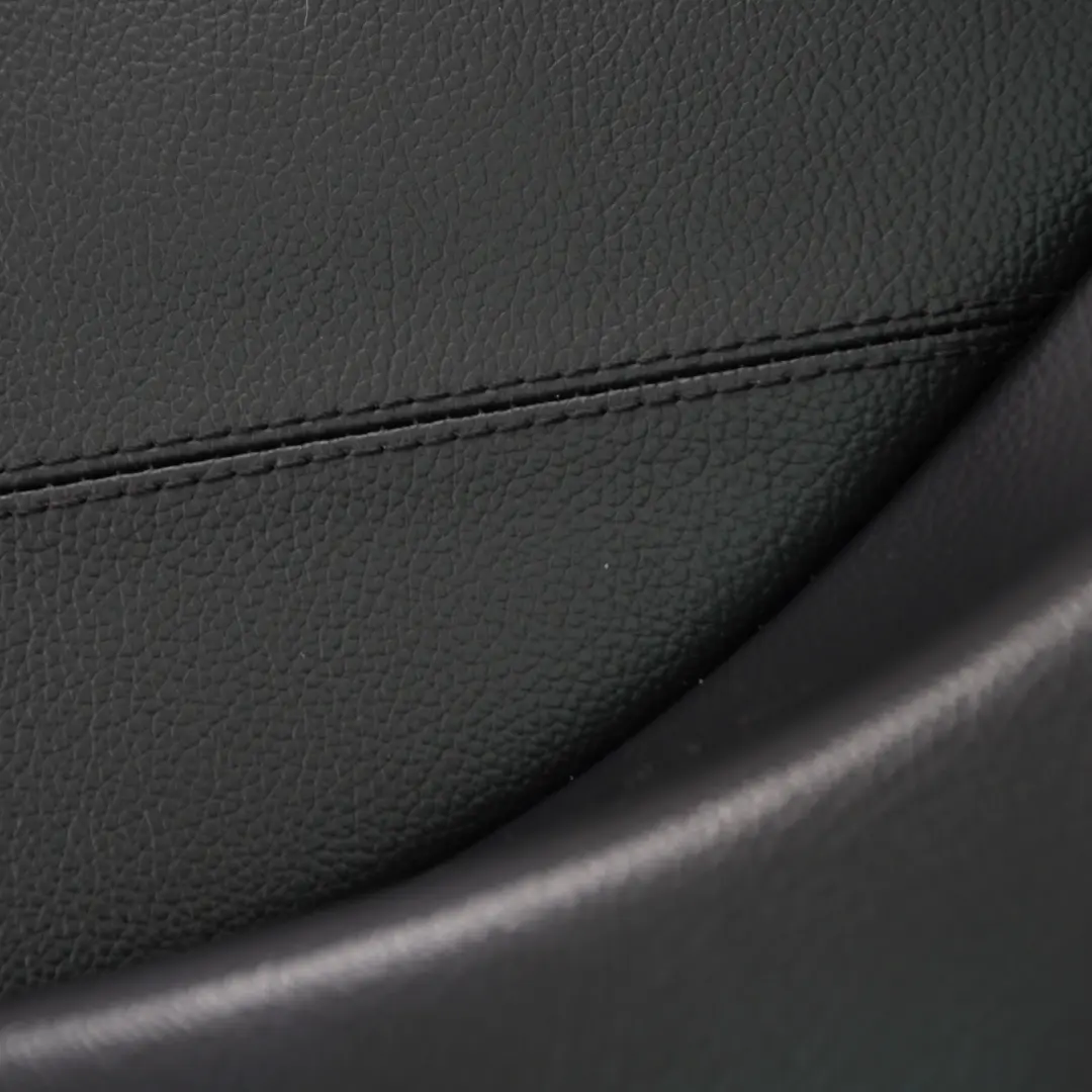 Mercedes CLK C209 Panneau de garniture latérale arrière droite Tissu Cuir Noir - SKU A2096902826 - Numéro de pièce A2096902826