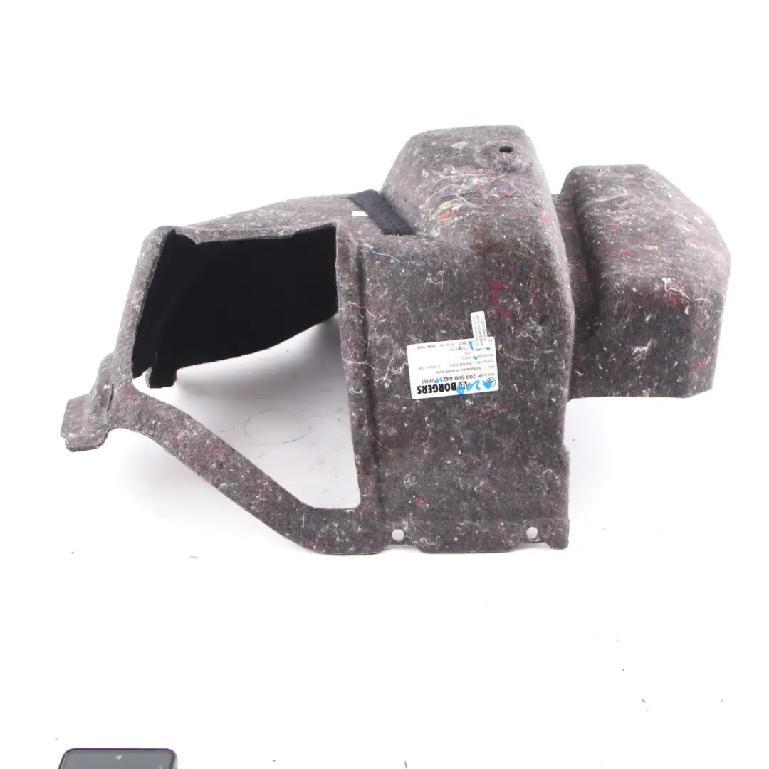 Boczek Panel Bagażnika Boczny Prawy do Mercedes A209 o numerze A2096904425 Mercedes A209 Boczek Panel Bagażnika Boczny Prawy - SKU A2096904425 - Numer Części A2096904425