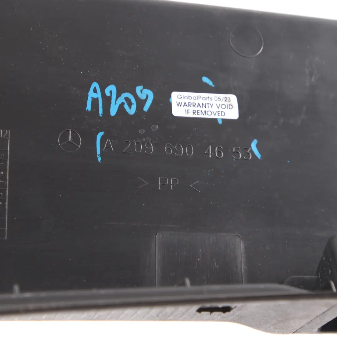 Mercedes A209 Embellecedor Umbral Maletero Borde Carga Negro - SKU A2096904653 - Número de pieza A2096904653