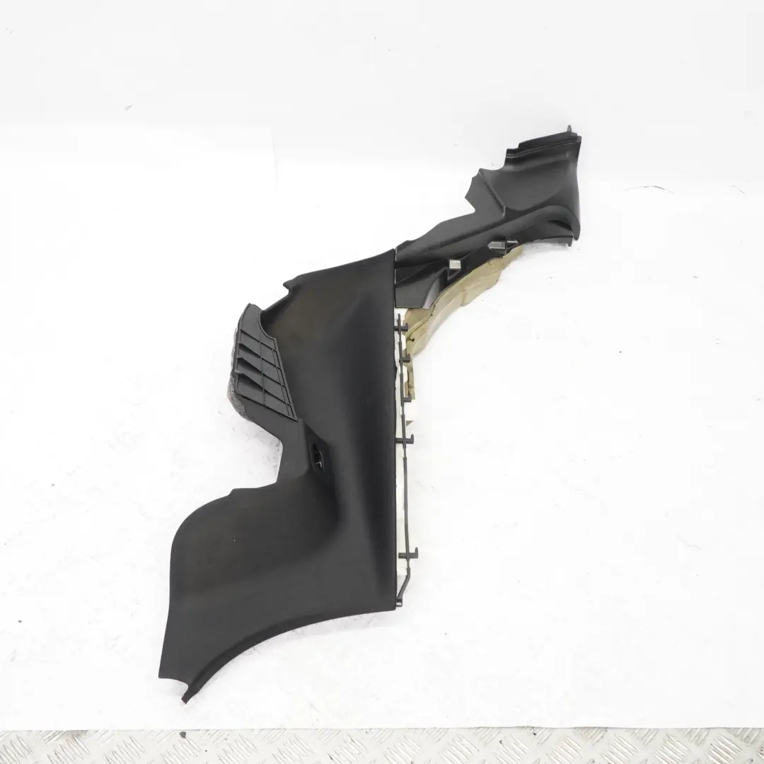 Panneau d'habillage latéral inférieur arrière gauche Tissu noir pour Mercedes C209 à propos du numéro de pièce A2096907925 Mercedes C209 Panneau d'habillage latéral inférieur arrière gauche Tissu noir - SKU A2096907925 - Numéro de pièce A2096907925