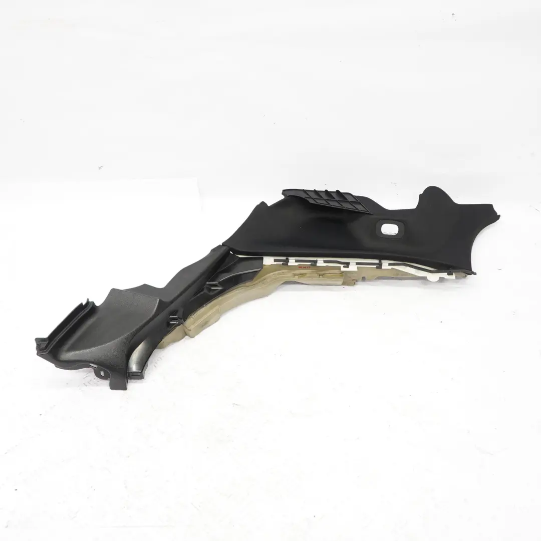 Panneau d'habillage latéral inférieur arrière droite Tissu noir pour Mercedes C209 à propos du numéro de pièce A2096908025 Mercedes C209 Panneau d'habillage latéral inférieur arrière droite Tissu noir - SKU A2096908025 - Numéro de pièce A2096908025