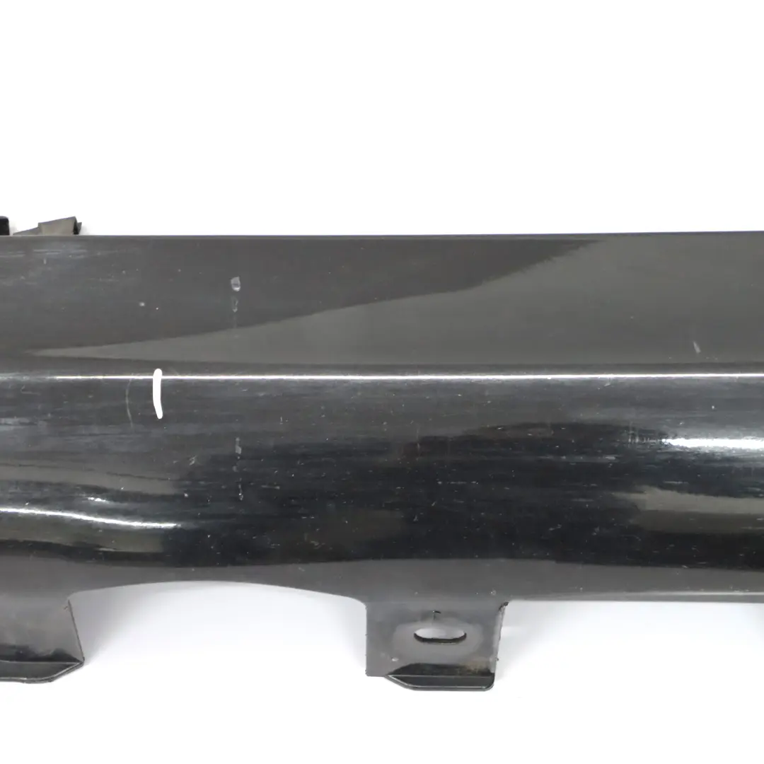 Mercedes W209 Faldón lateral izquierdo Cubre umbral Negro obsidiana - 197 - SKU A2096980154-OB - Número de pieza A2096980154