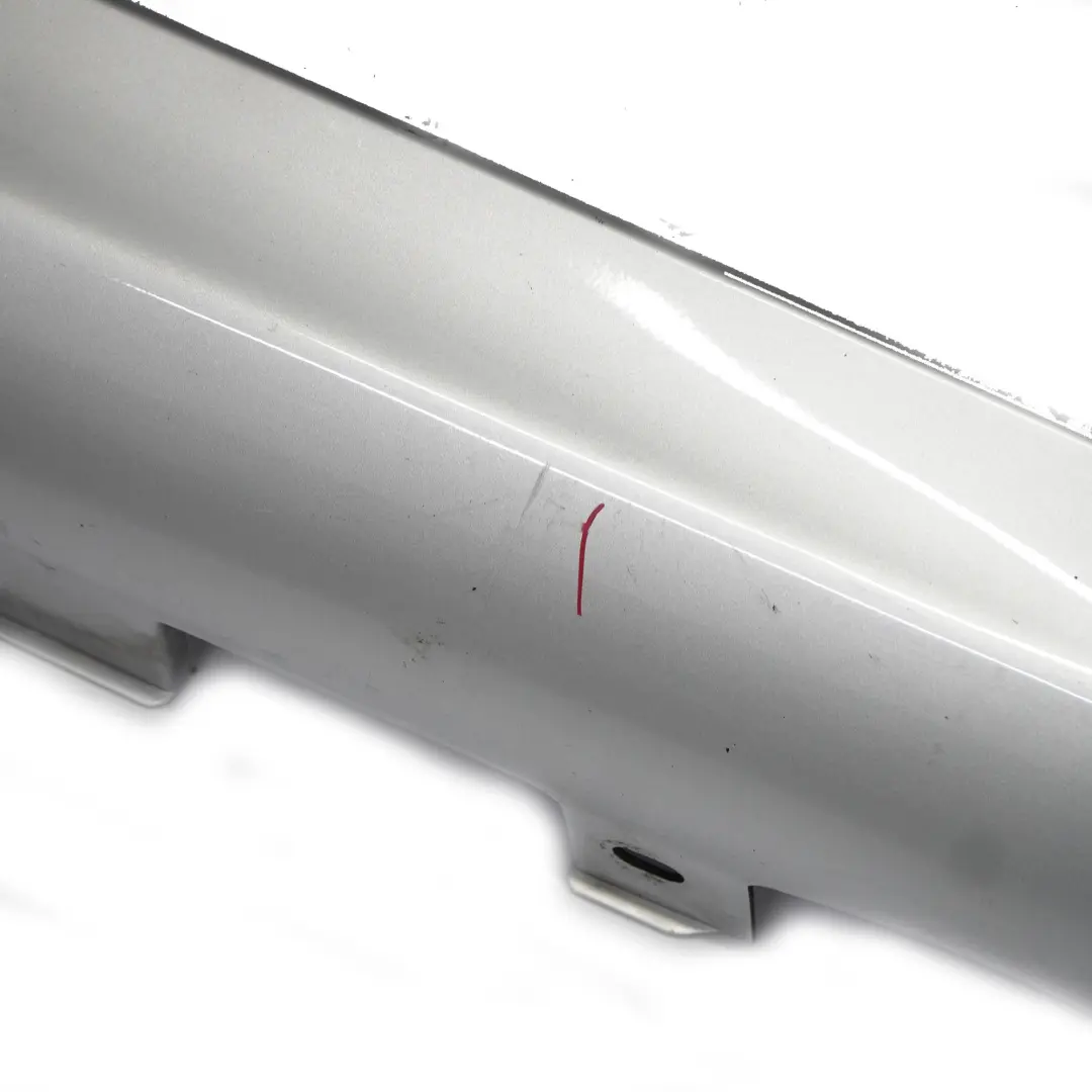 Faldón lateral derecho Cubre umbral de puerta Iridium Silver - 775 para Mercedes W209 con número de pieza A2096980254 Mercedes W209 Faldón lateral derecho Cubre umbral de puerta Iridium Silver - 775 - SKU A2096980254-IRS - Número de pieza A2096980254