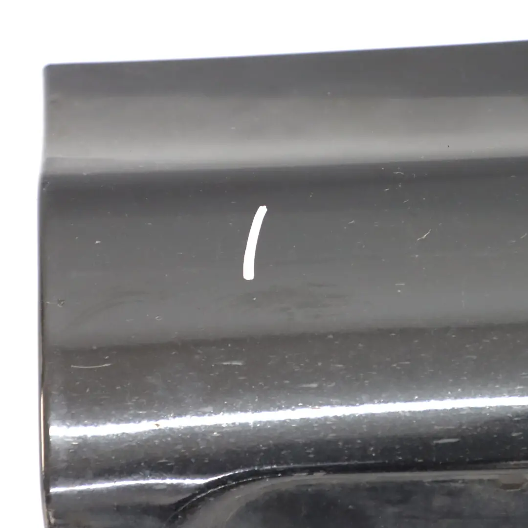 Minigonna laterale destra copri soglia porta Obsidian Black - 197 per Mercedes W209 con numero di parte A2096980254 Mercedes W209 Minigonna laterale destra copri soglia porta Obsidian Black - 197 - SKU A2096980254-OB - Numero di parte A2096980254