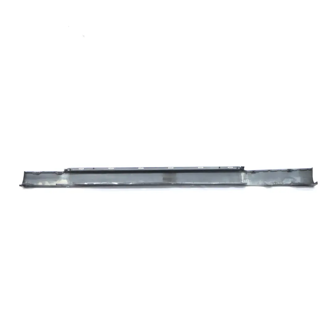 Minigonna laterale destra copri soglia porta Obsidian Black - 197 per Mercedes W209 con numero di parte A2096980254 Mercedes W209 Minigonna laterale destra copri soglia porta Obsidian Black - 197 - SKU A2096980254-OB - Numero di parte A2096980254